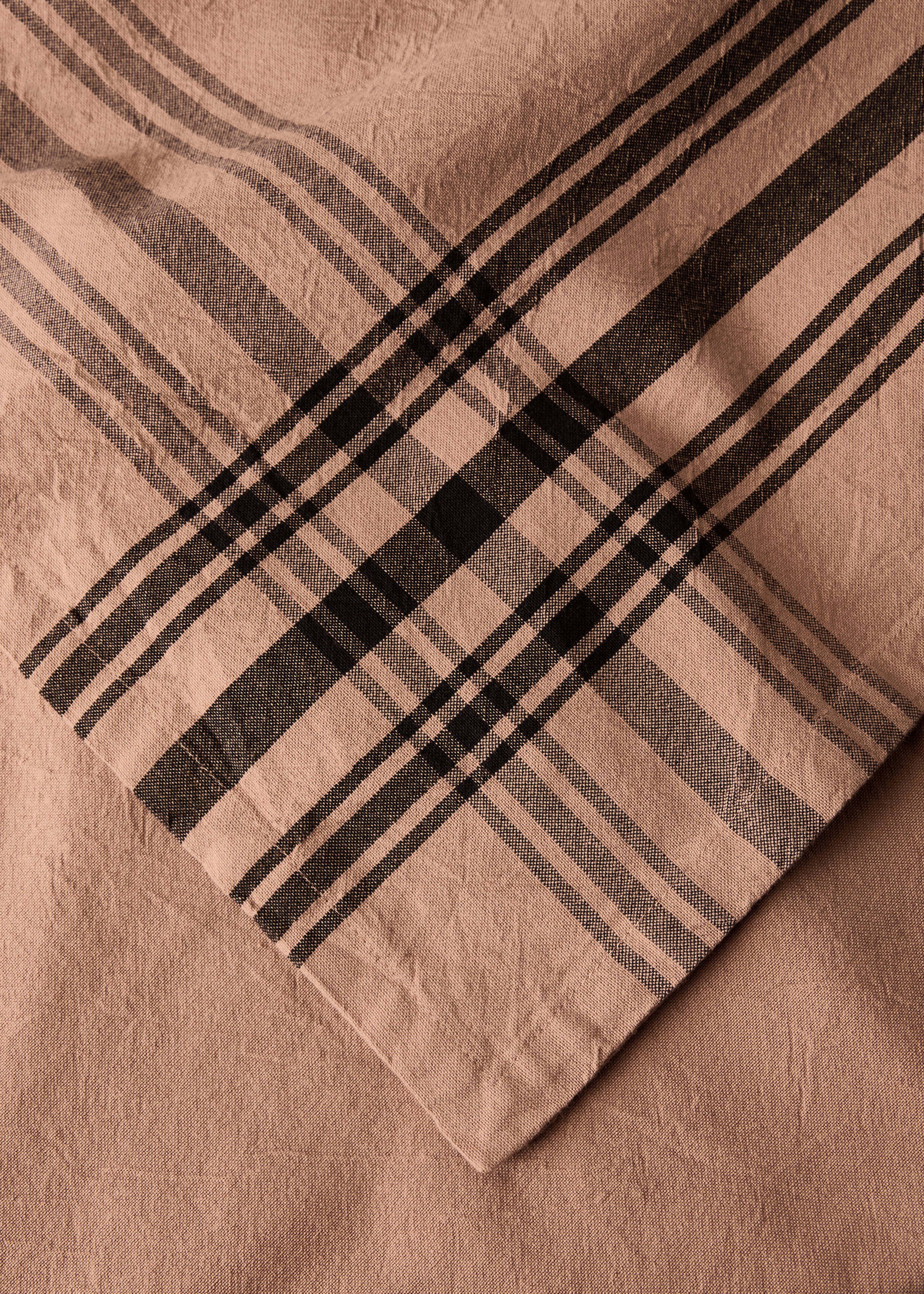 Cotton striped tablecloth for 6 to 8 diners - Details of the article 1