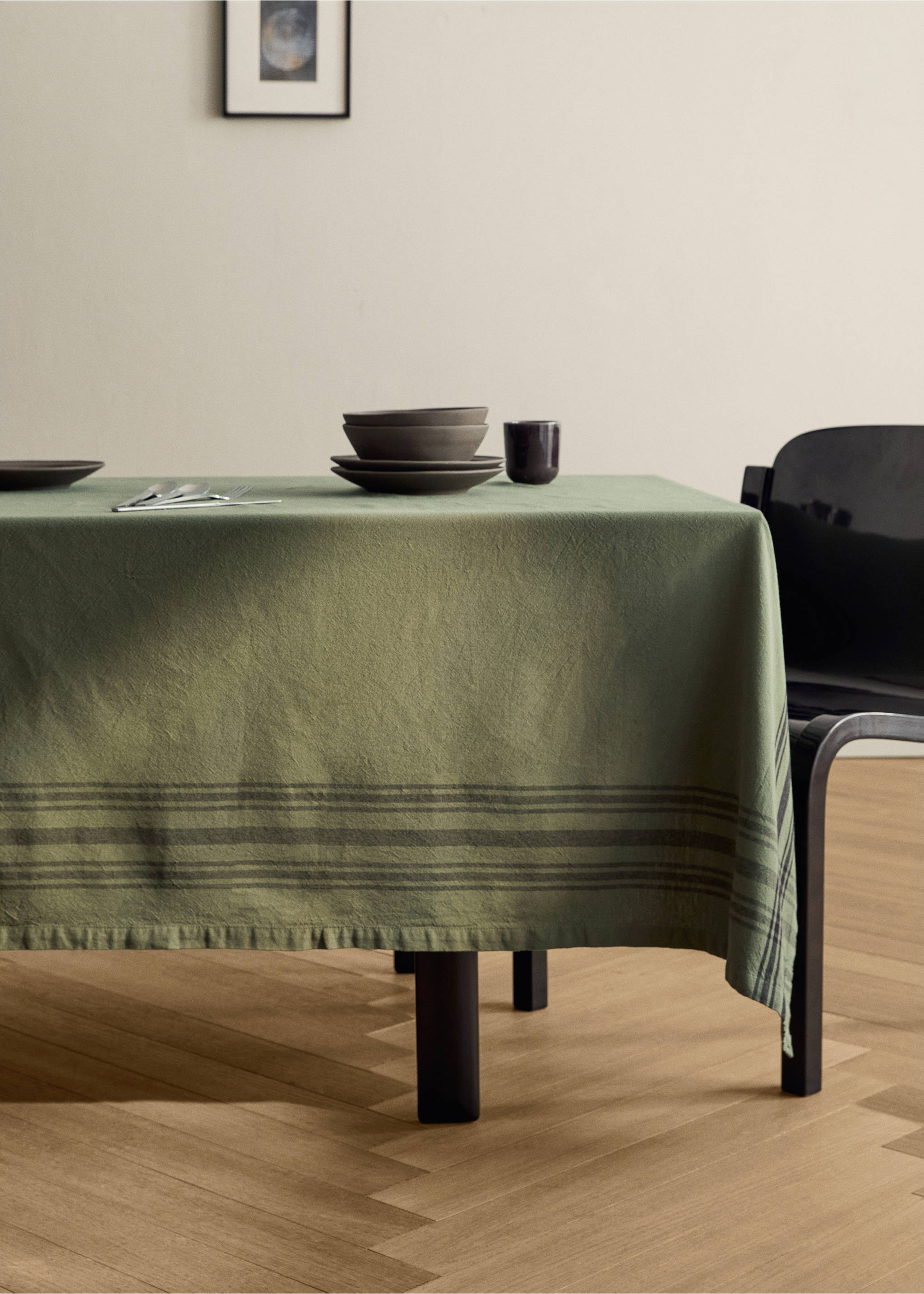 Cotton striped tablecloth for 6 to 8 diners - General plane, Medium Green. Ref: 17034125-00.