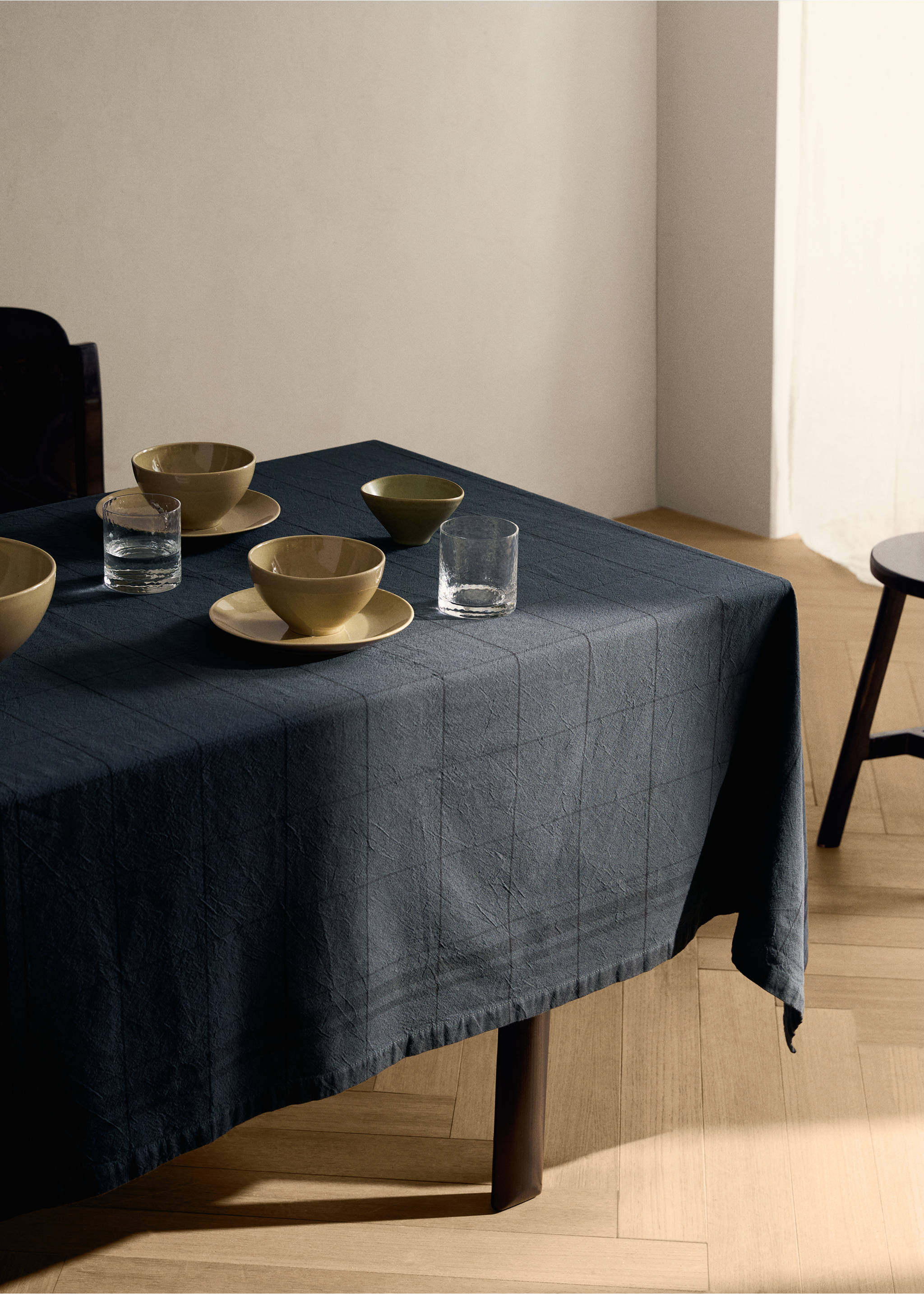 Karierte Tischdecke aus 100 % Overdyed-Baumwolle für 2 bis 4 Personen - Allgemeine Ansicht, Dunkles Marineblau. Ref: 17034126-00.