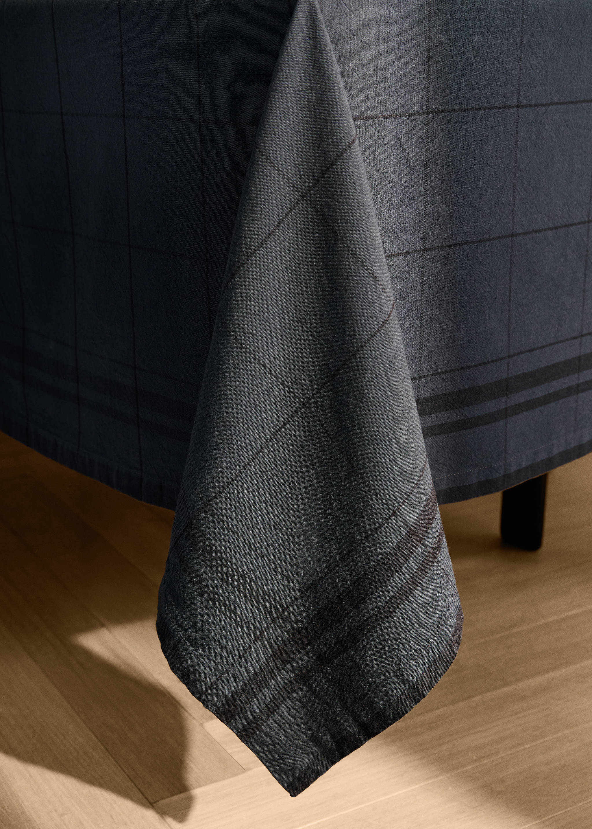 Nappe 100 % coton surteint à carreaux pour 2 à 4 convives - Détail de l'article 8
