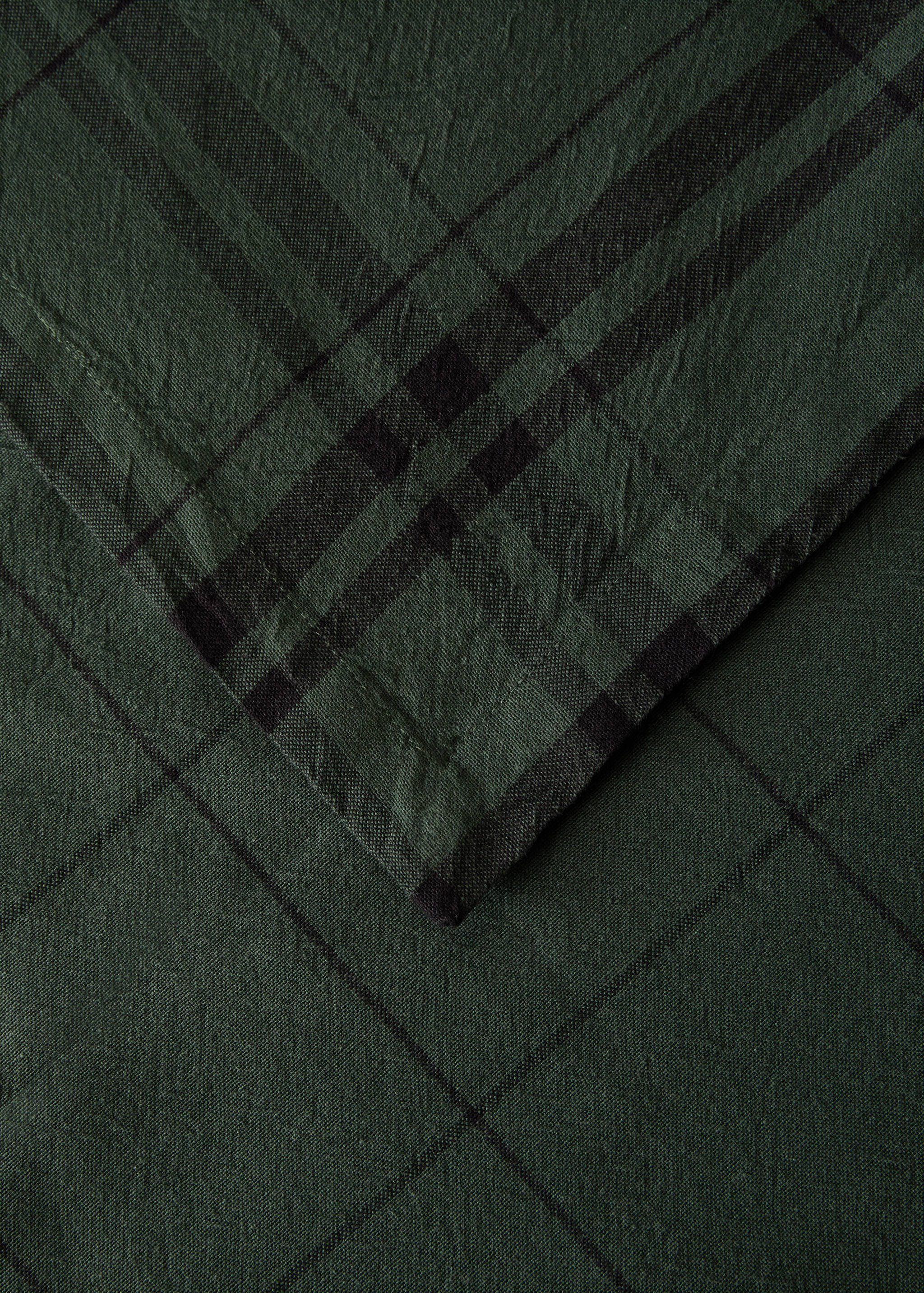 Overdyed cotton check tablecloth for 6 to 8 diners - Details of the article 1