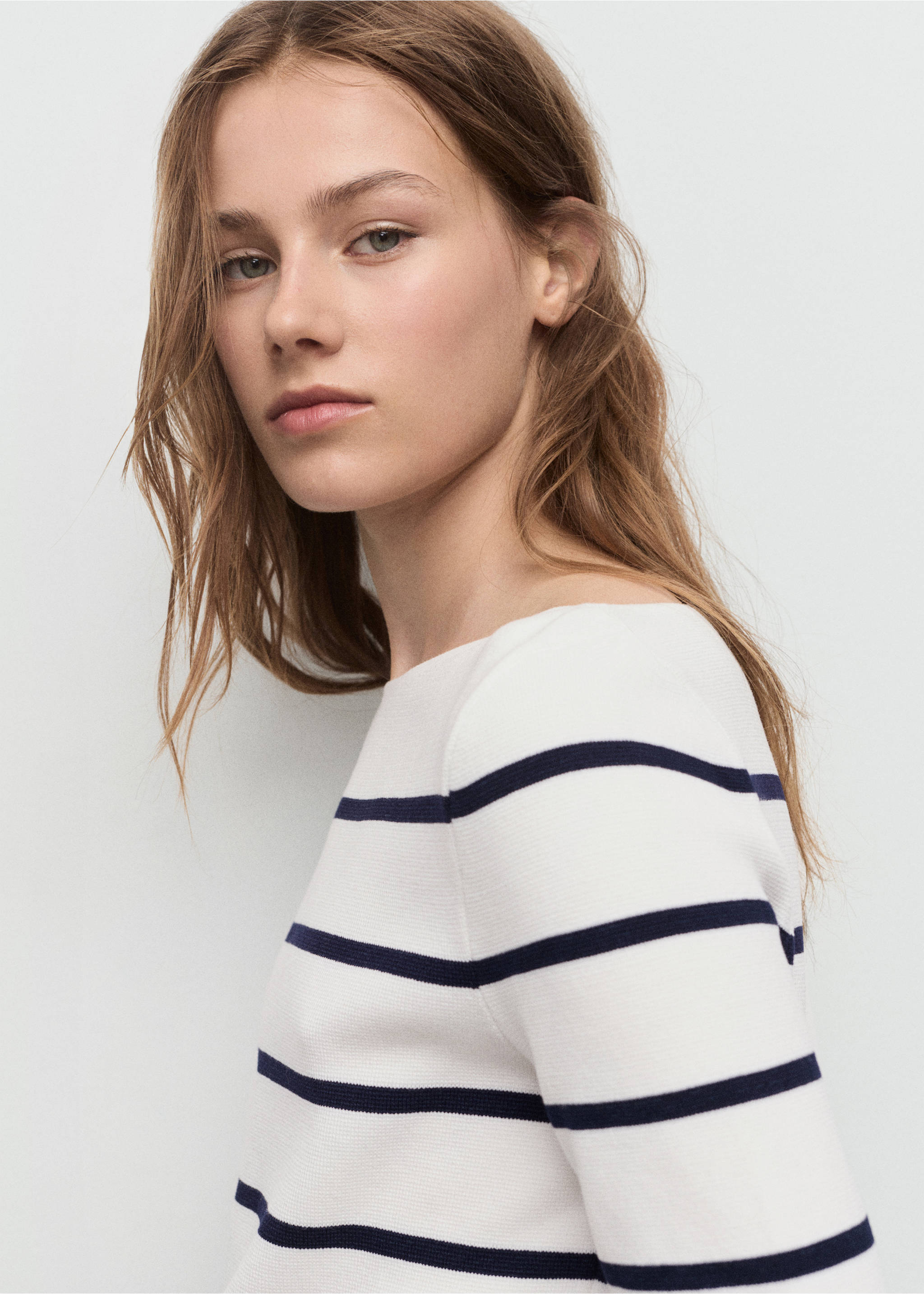 Fine-knit boat-neck sweater - Details of the article 1, Ecru. Ref: 17034139-00.