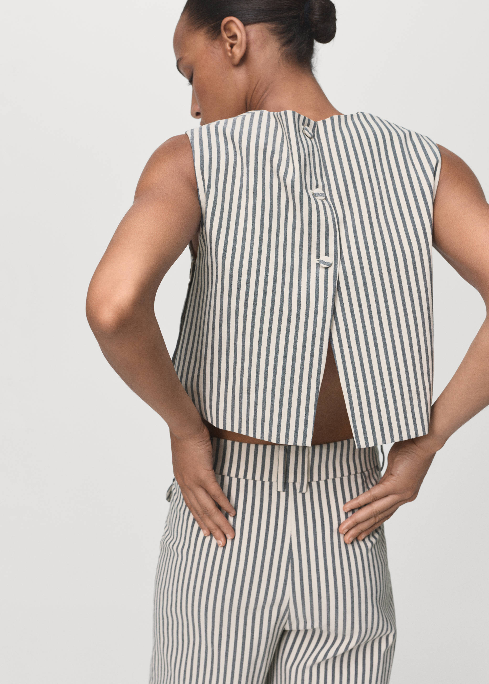 Top rayas botones - Reverso del artículo