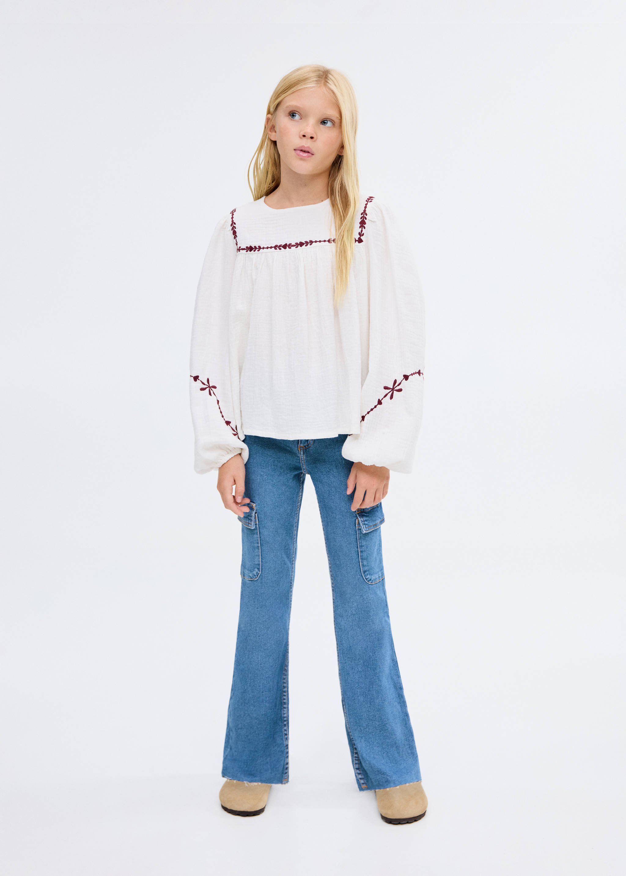 Jeans flare cargo - Plano general