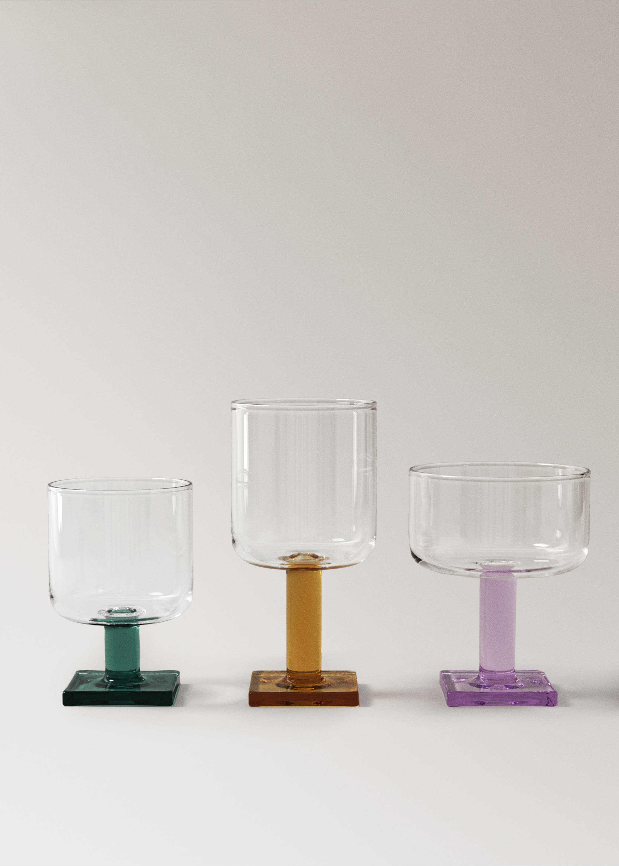 Verre à pied en borosilicate bicolore - Détail de l'article 3, Olive. Ref: 17034444-00.