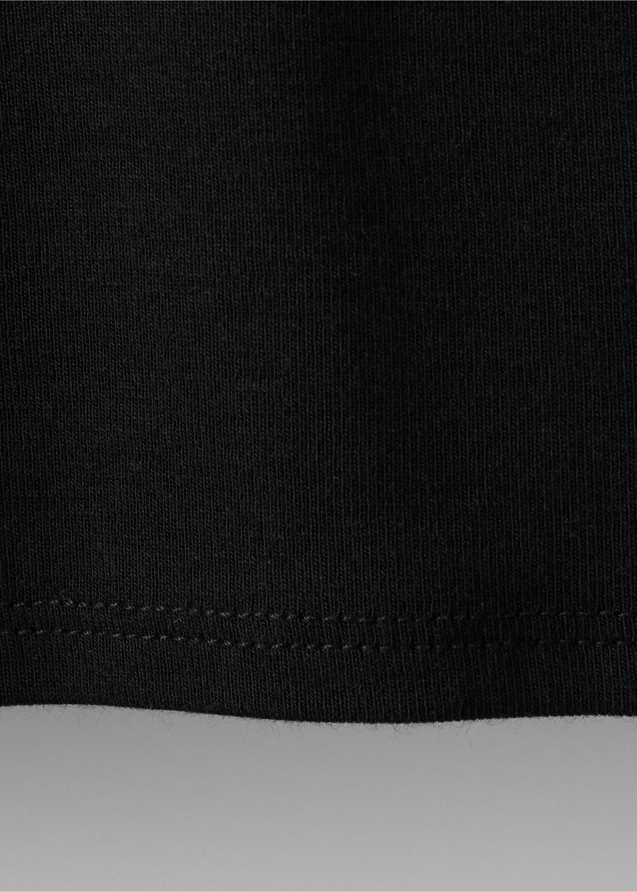 Long-sleeved cropped t-shirt - Details of the article 0, Black. Ref: 17034781-00.