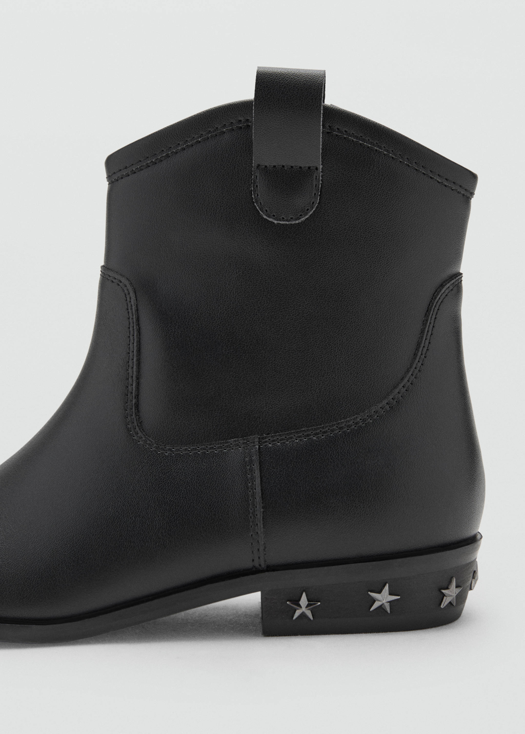 Stud ankle boots - Details of the article 1