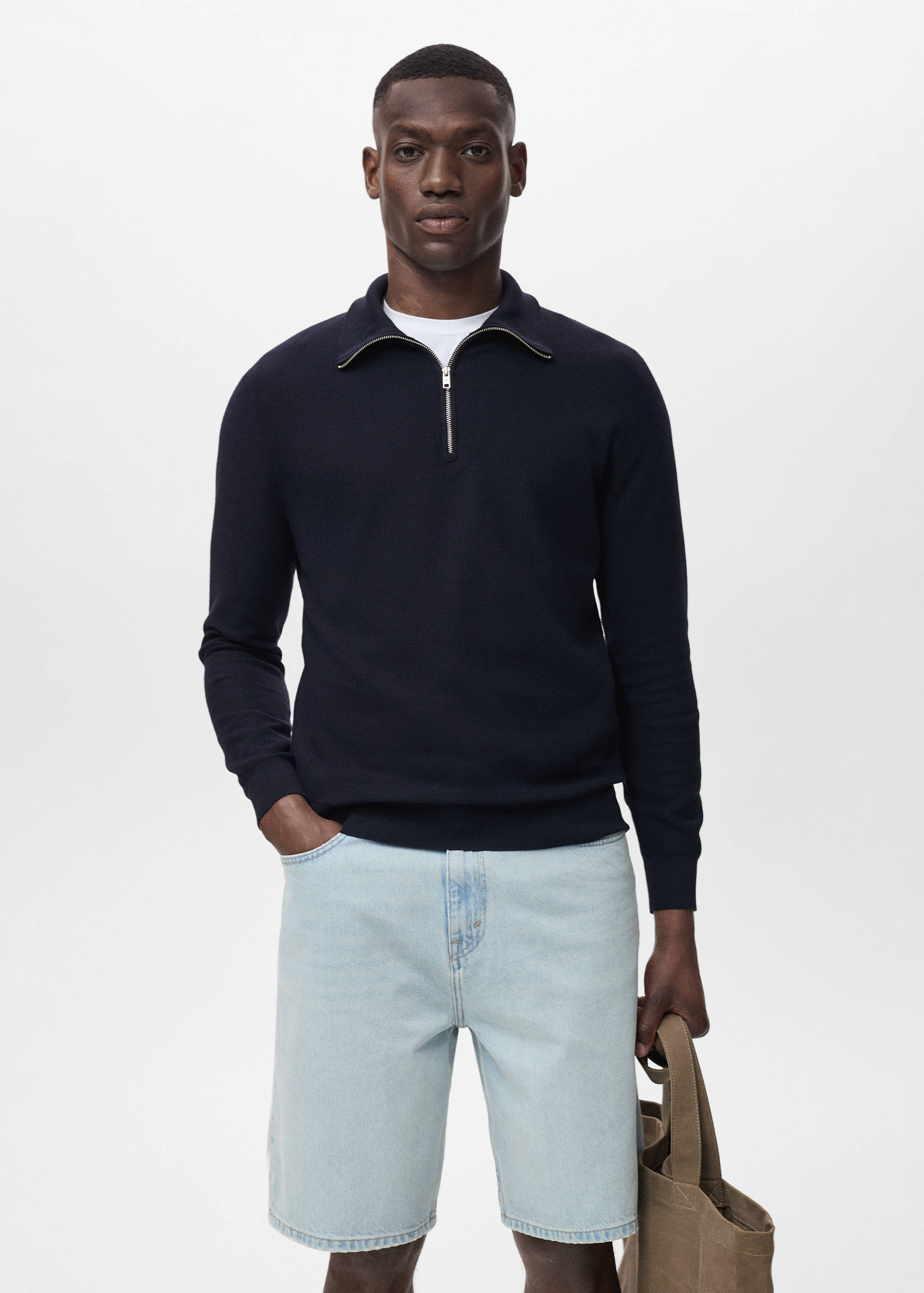 Svetr s mikrostrukturou a límecem na zip - Náhled ve středové rovině