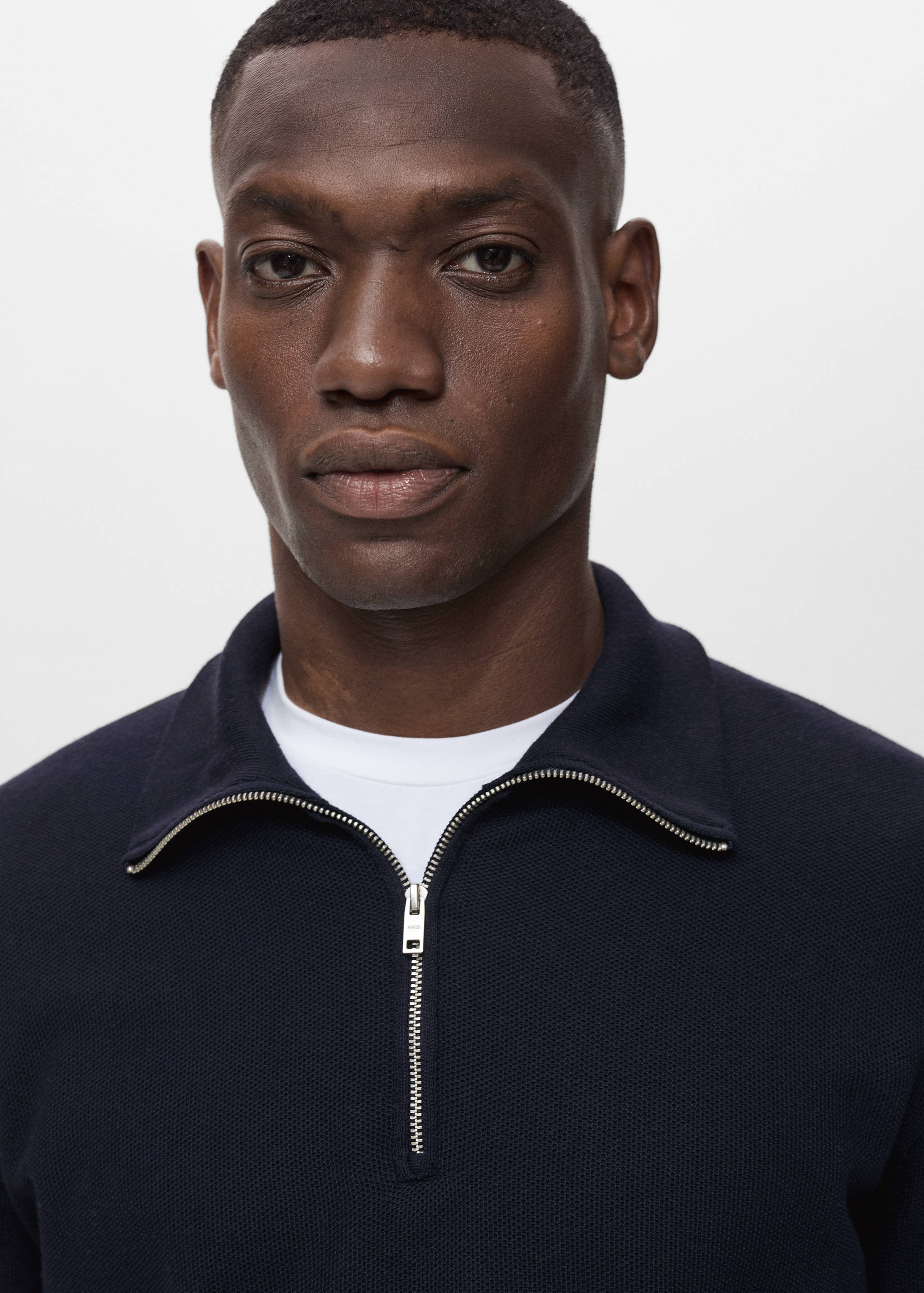 Svetr s mikrostrukturou a límecem na zip - Detail zboží 1