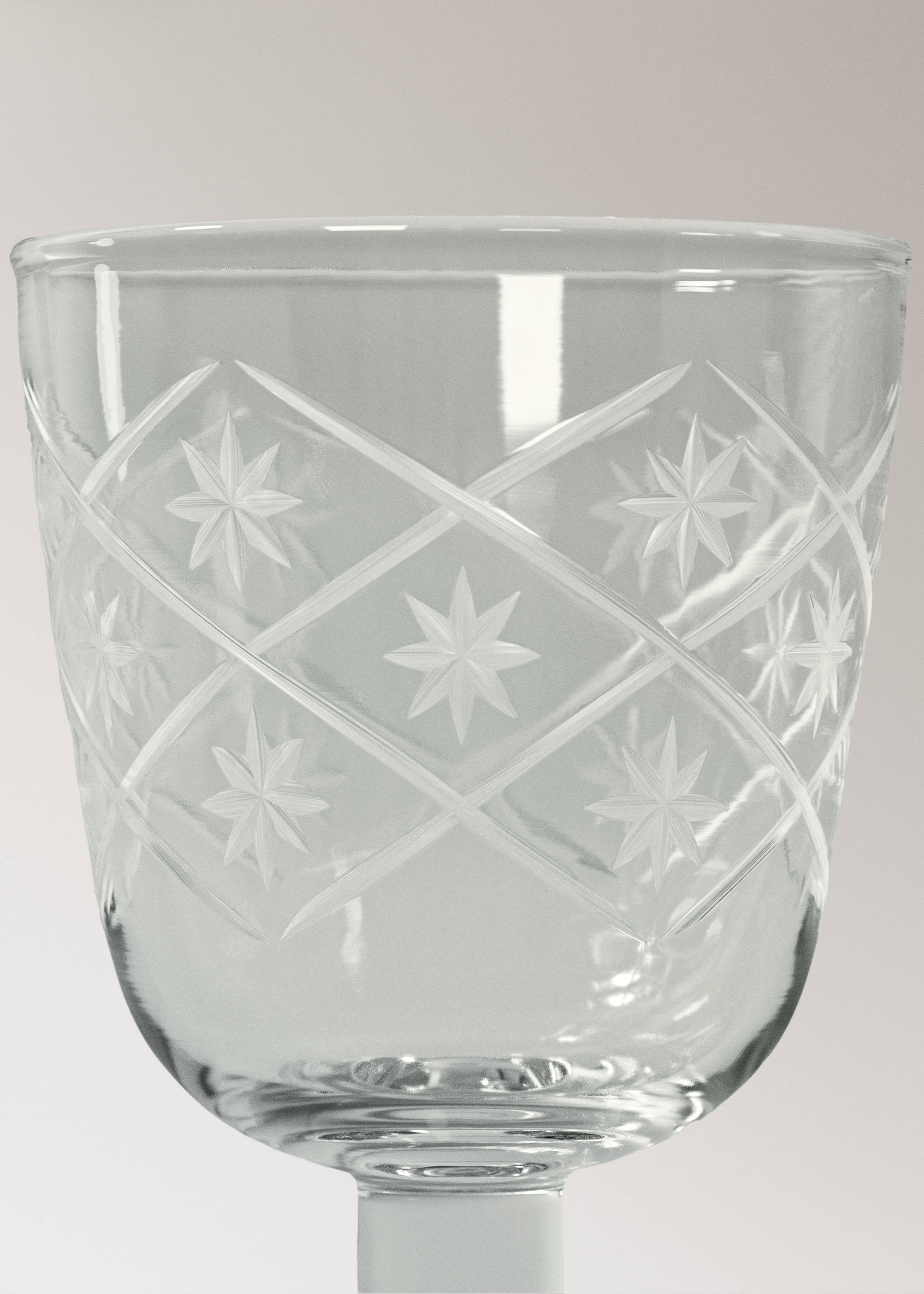 Hand-blown glass stem glass with carved flowers - Details of the article 1