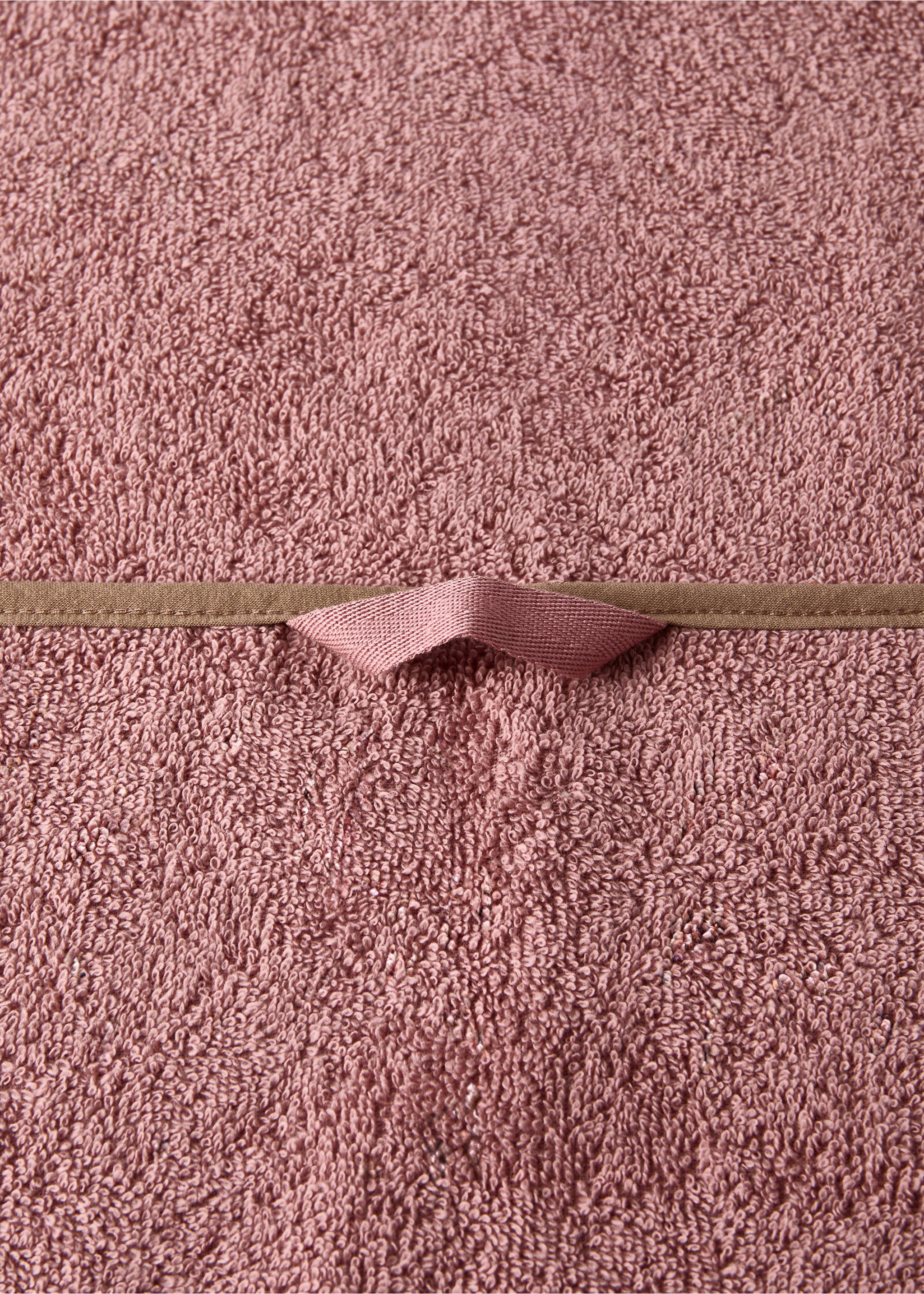 Serviette de douche pour enfant avec liseré contrastant - Détail de l'article 2, Rose. Ref: 17035171-00.