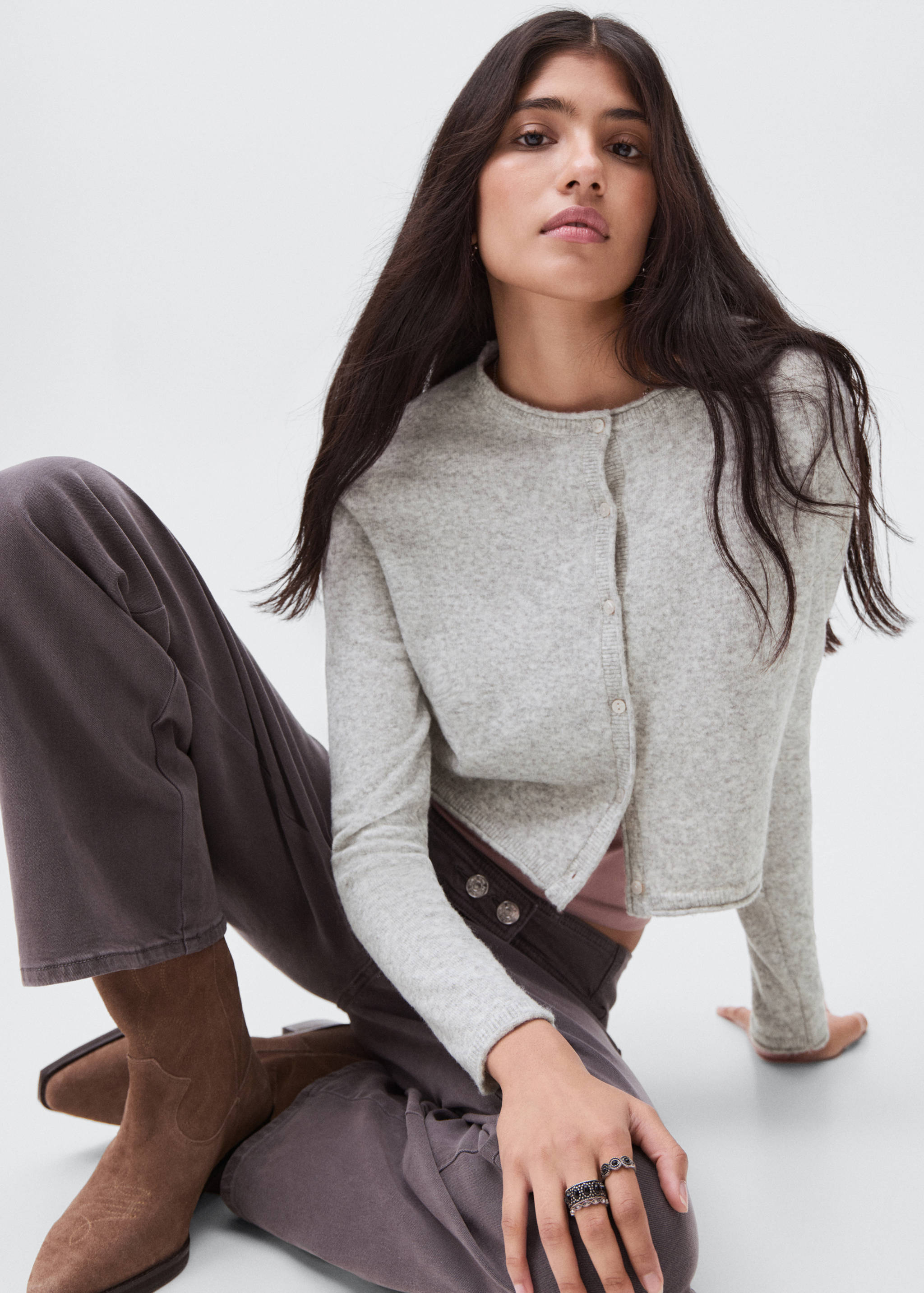 Cropped cardigan with buttons - Details of the article 2