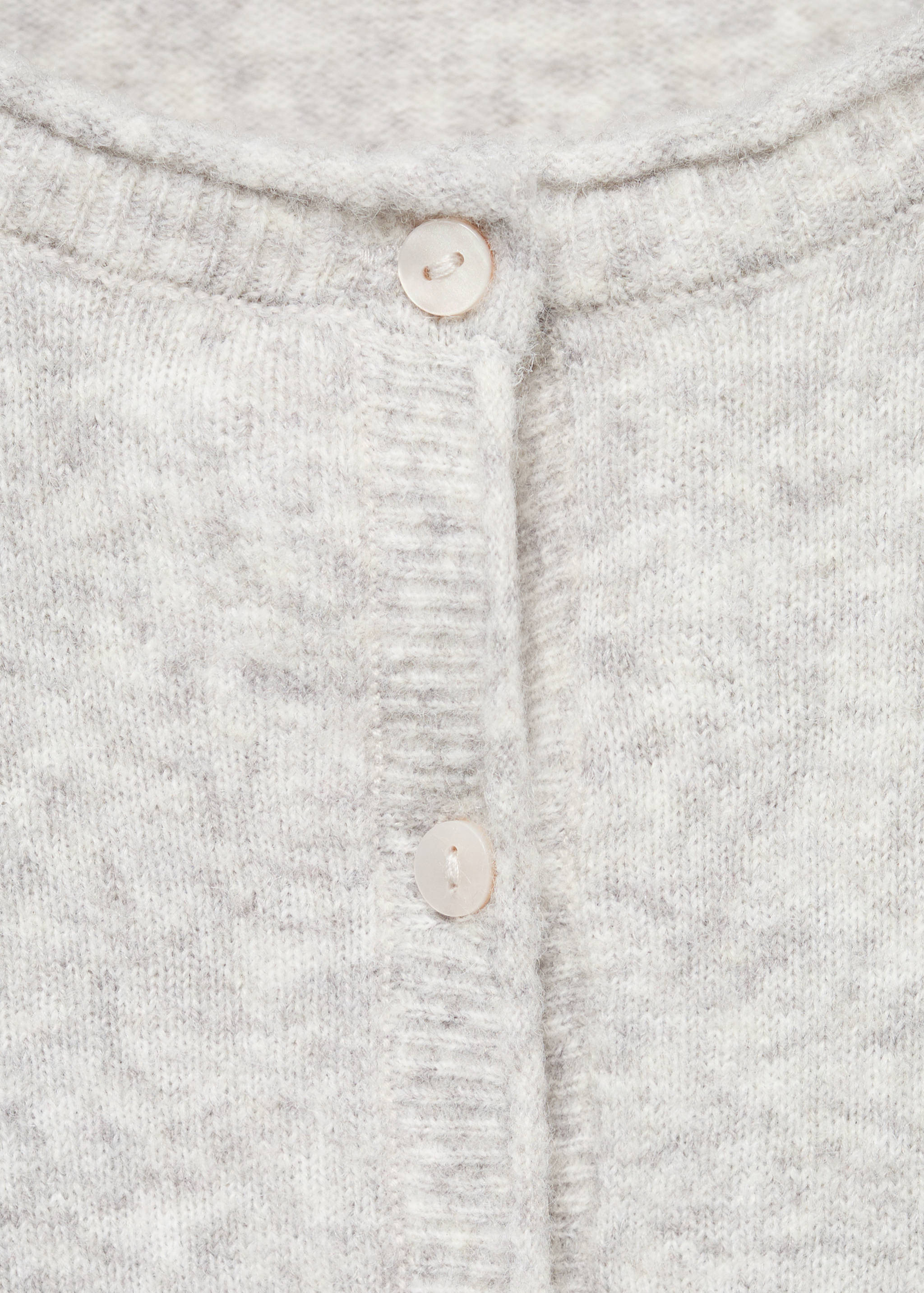 Cropped cardigan with buttons - Details of the article 8