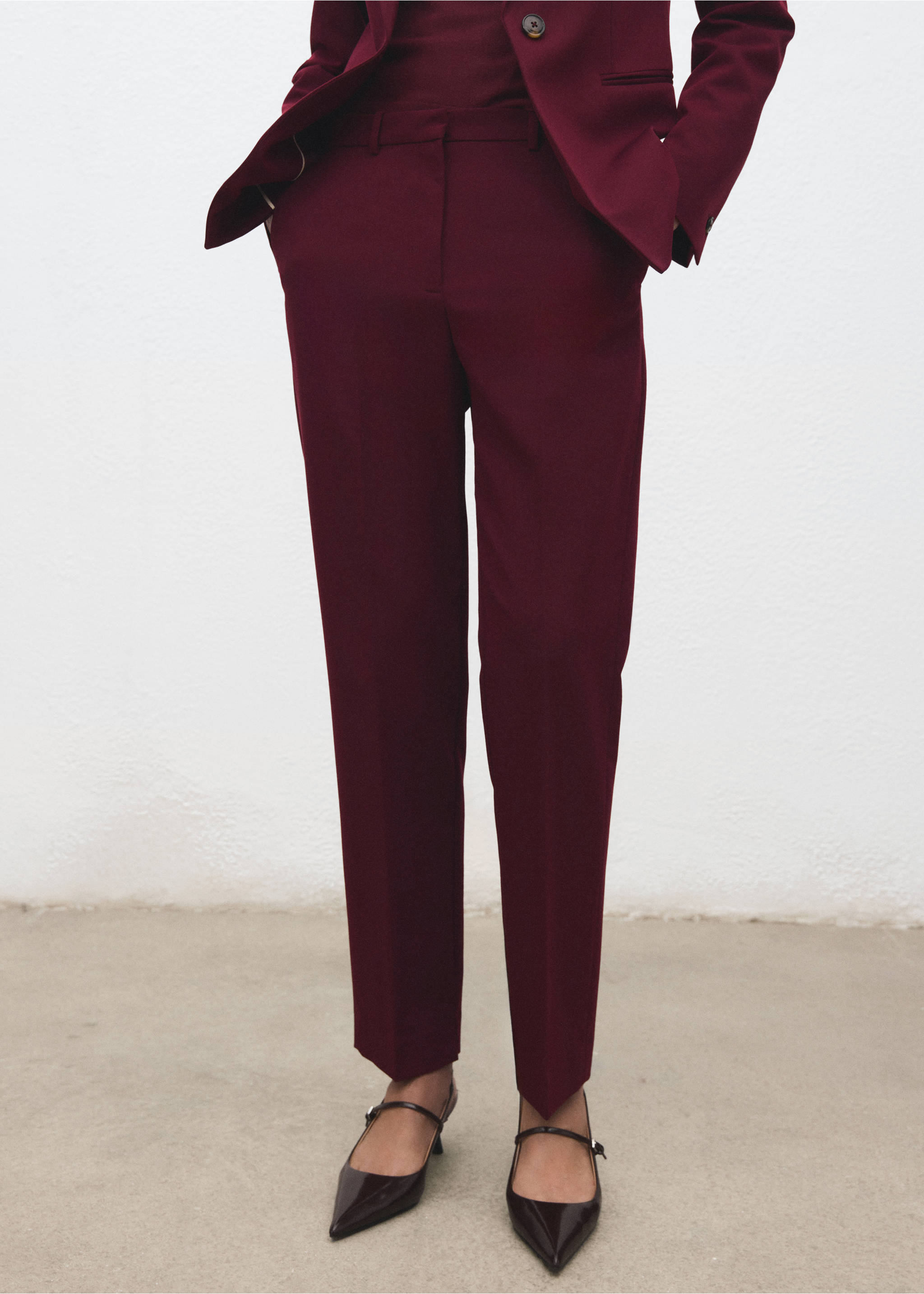 Straight suit trousers - Medium plane, Wine. Ref: 17035806-00.
