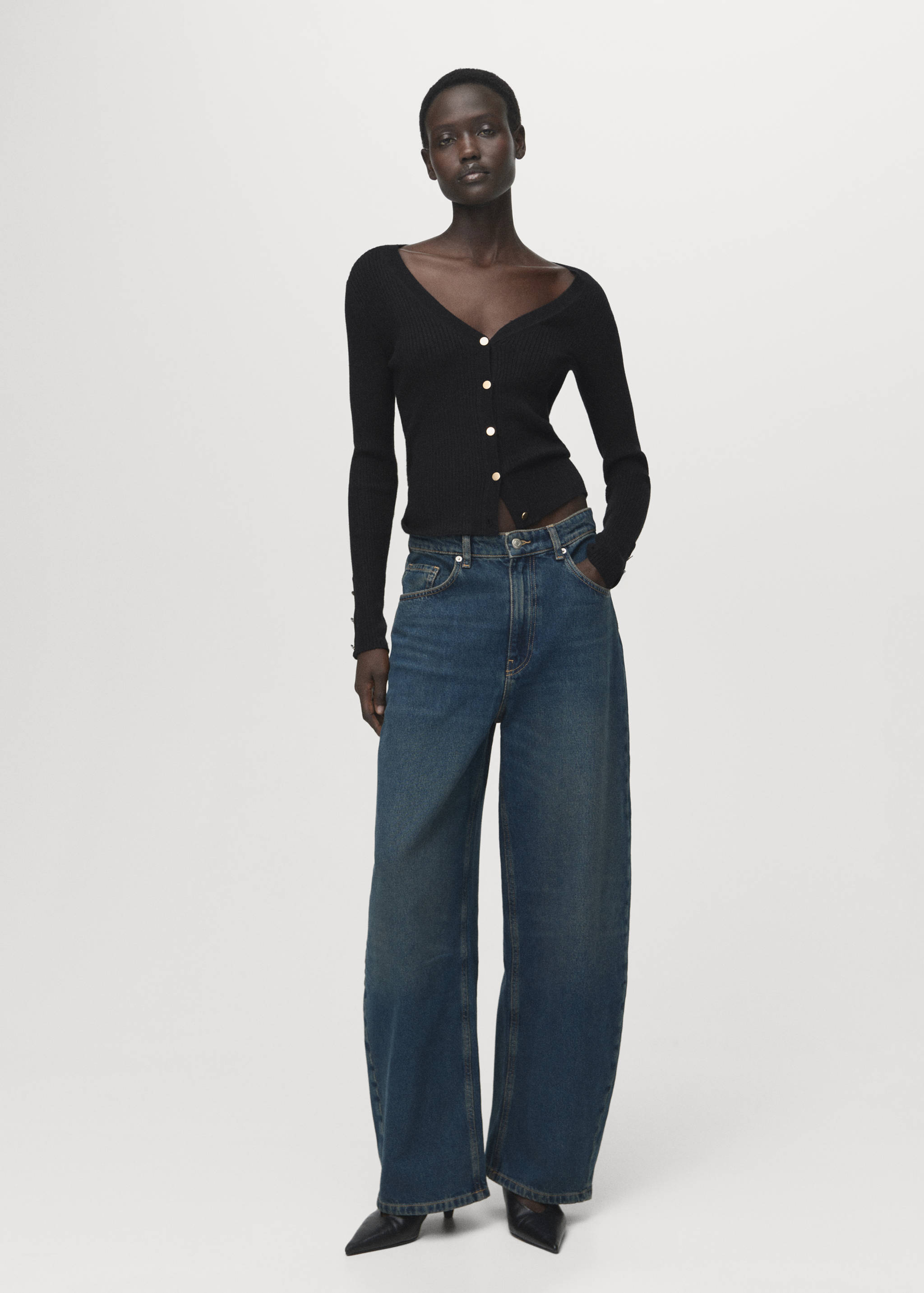 Ribbed buttoned cardigan - General plane