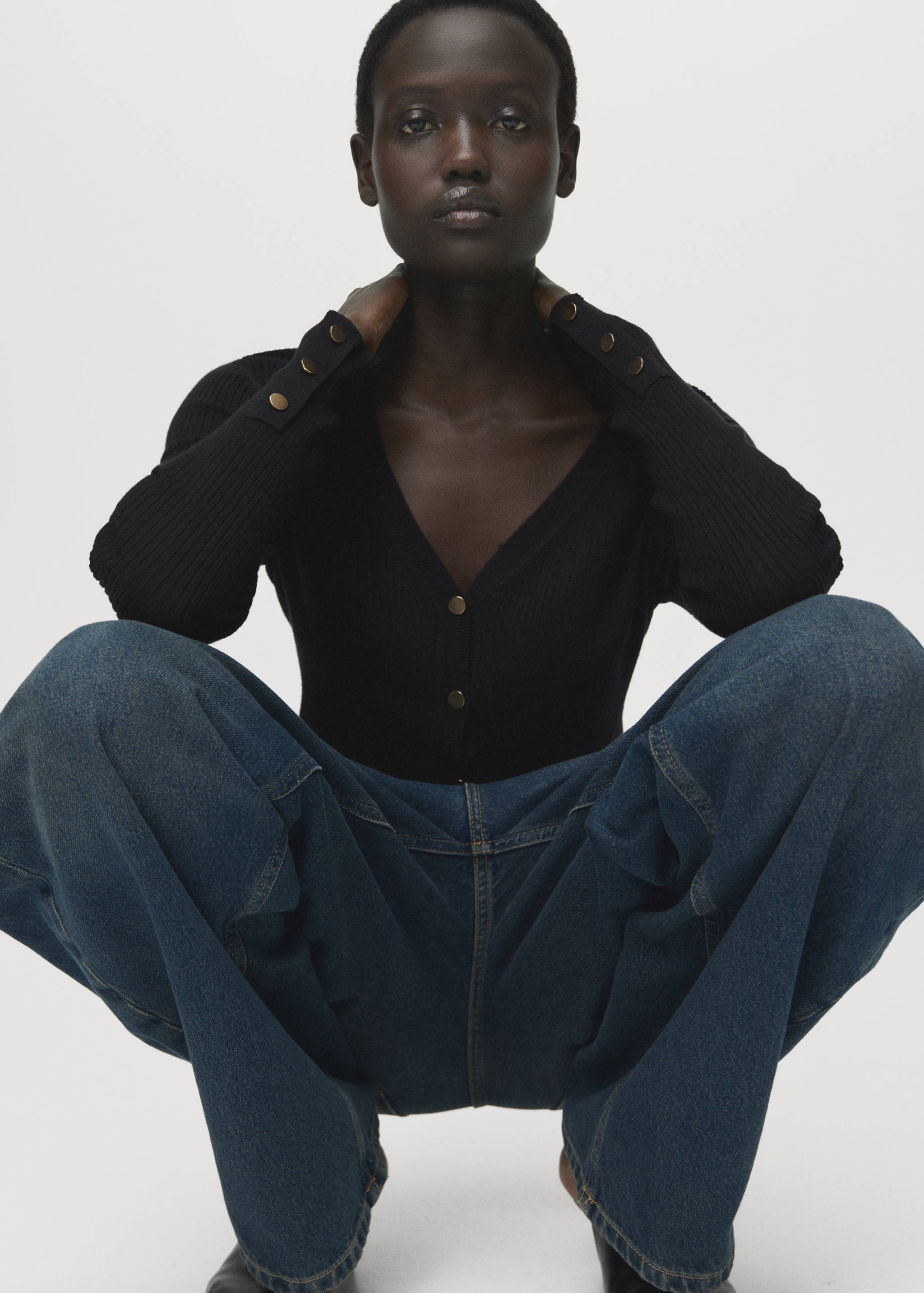 Ribbed buttoned cardigan - Details of the article 2