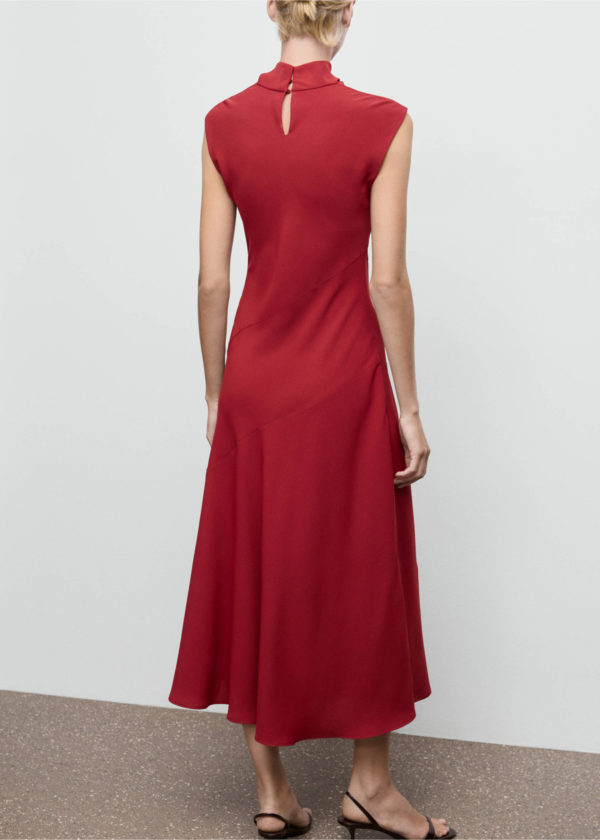 Red midi dress from the back, featuring a high collar, sleeveless cut, and back keyhole., Red. Ref: 17035812-00.