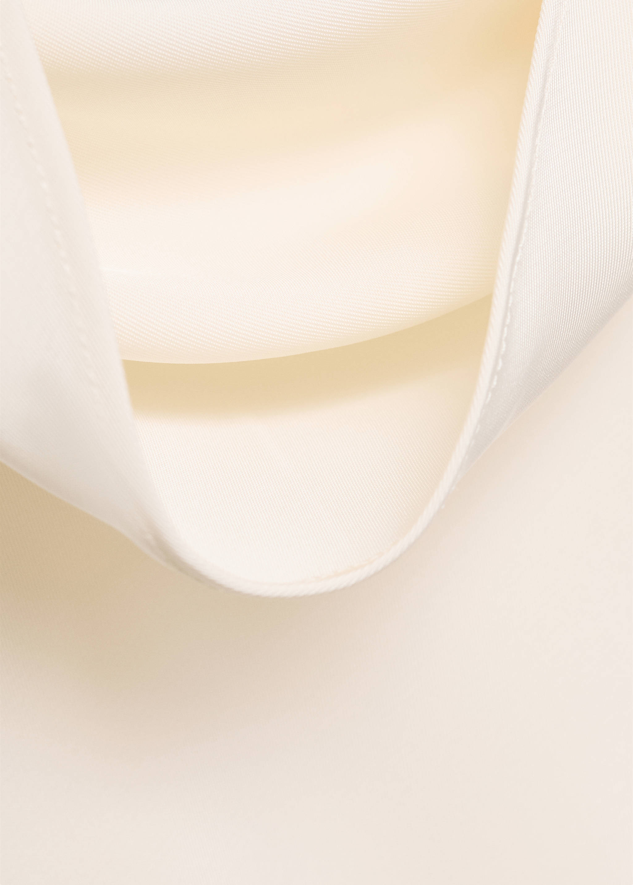 Blus med draperad halsringing - Detaljer om artikeln 0