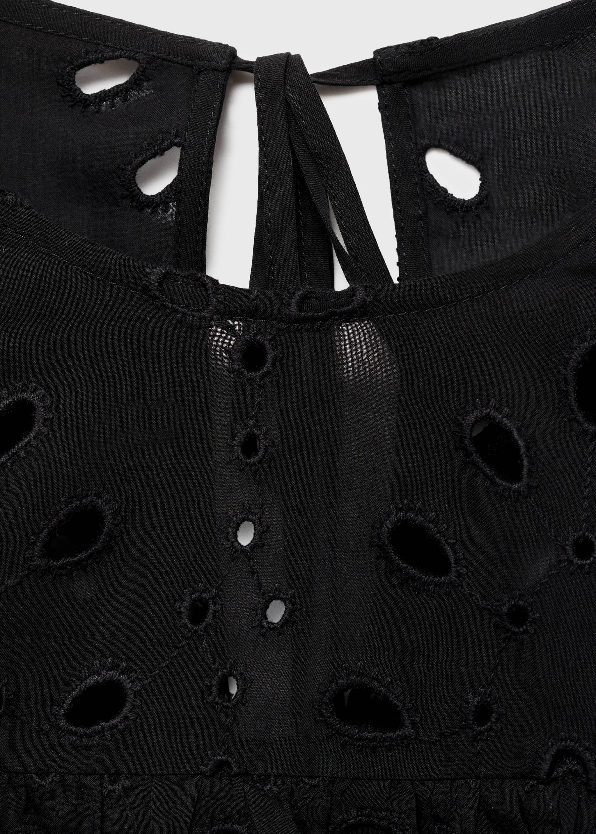 Bluse mit Lochstickerei und Volants - Detail des Artikels 8