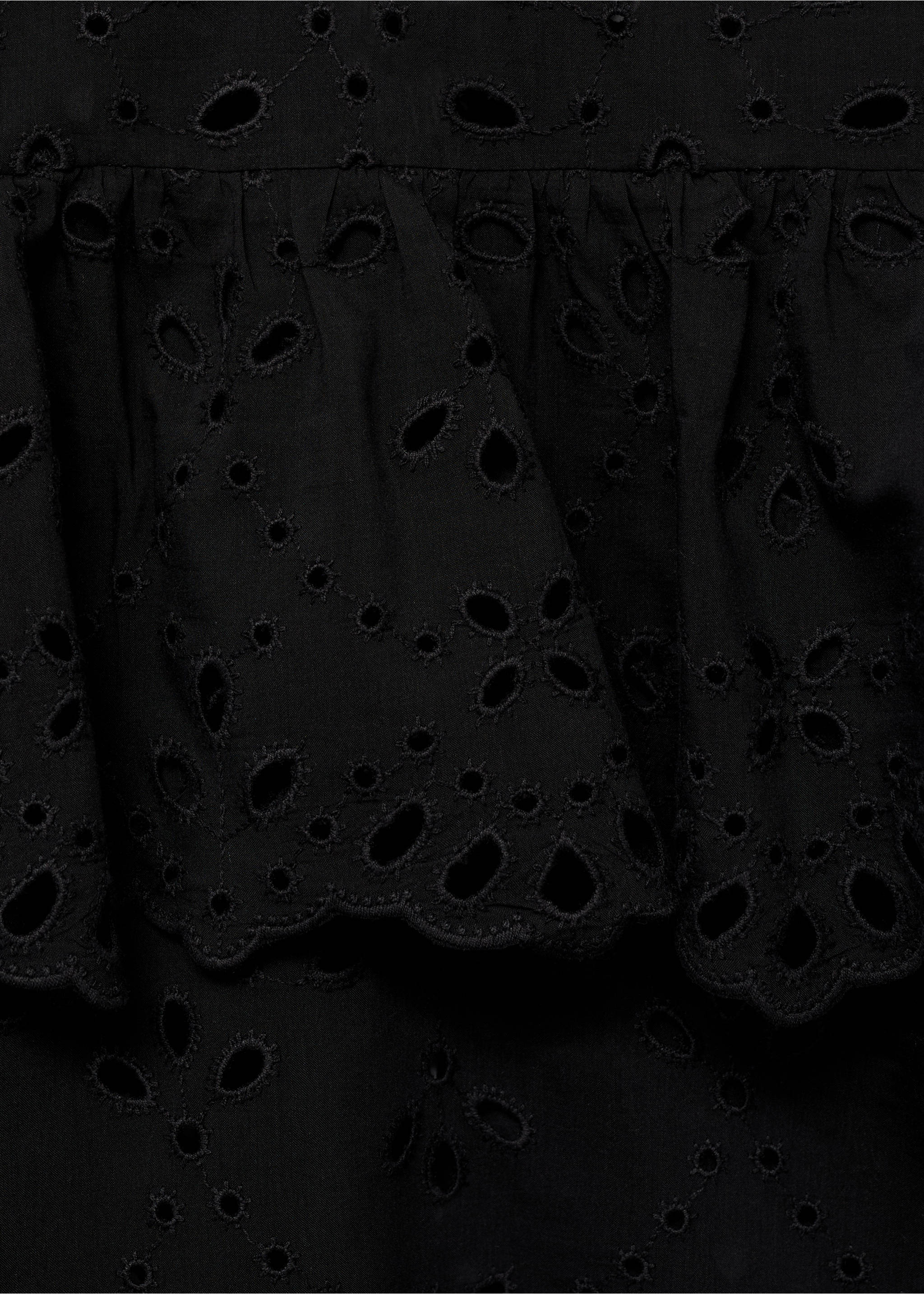 Bluse mit Lochstickerei und Volants - Detail des Artikels 0, Schwarz. Ref: 17035822-00.