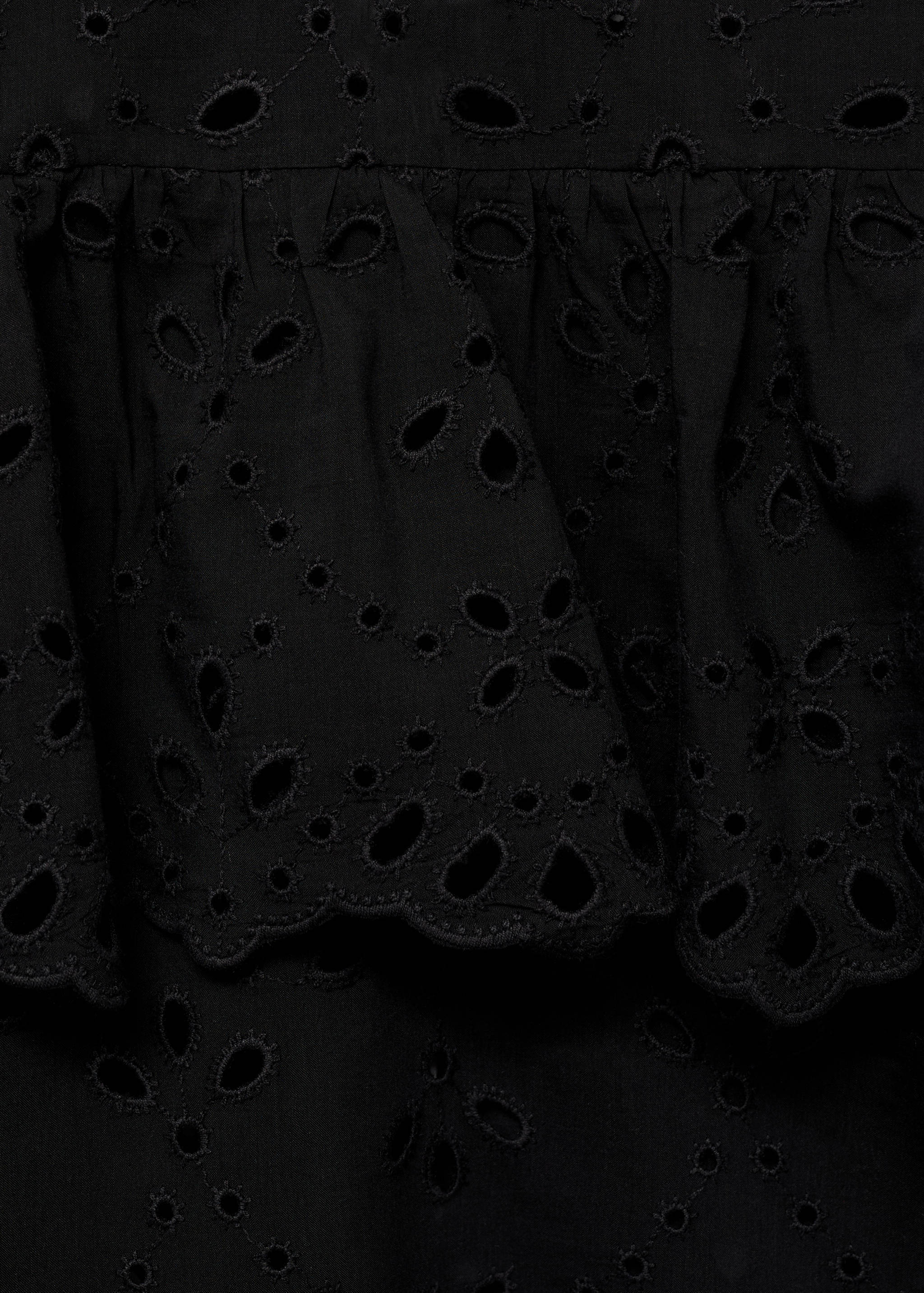 Bluse mit Lochstickerei und Volants - Detail des Artikels 0