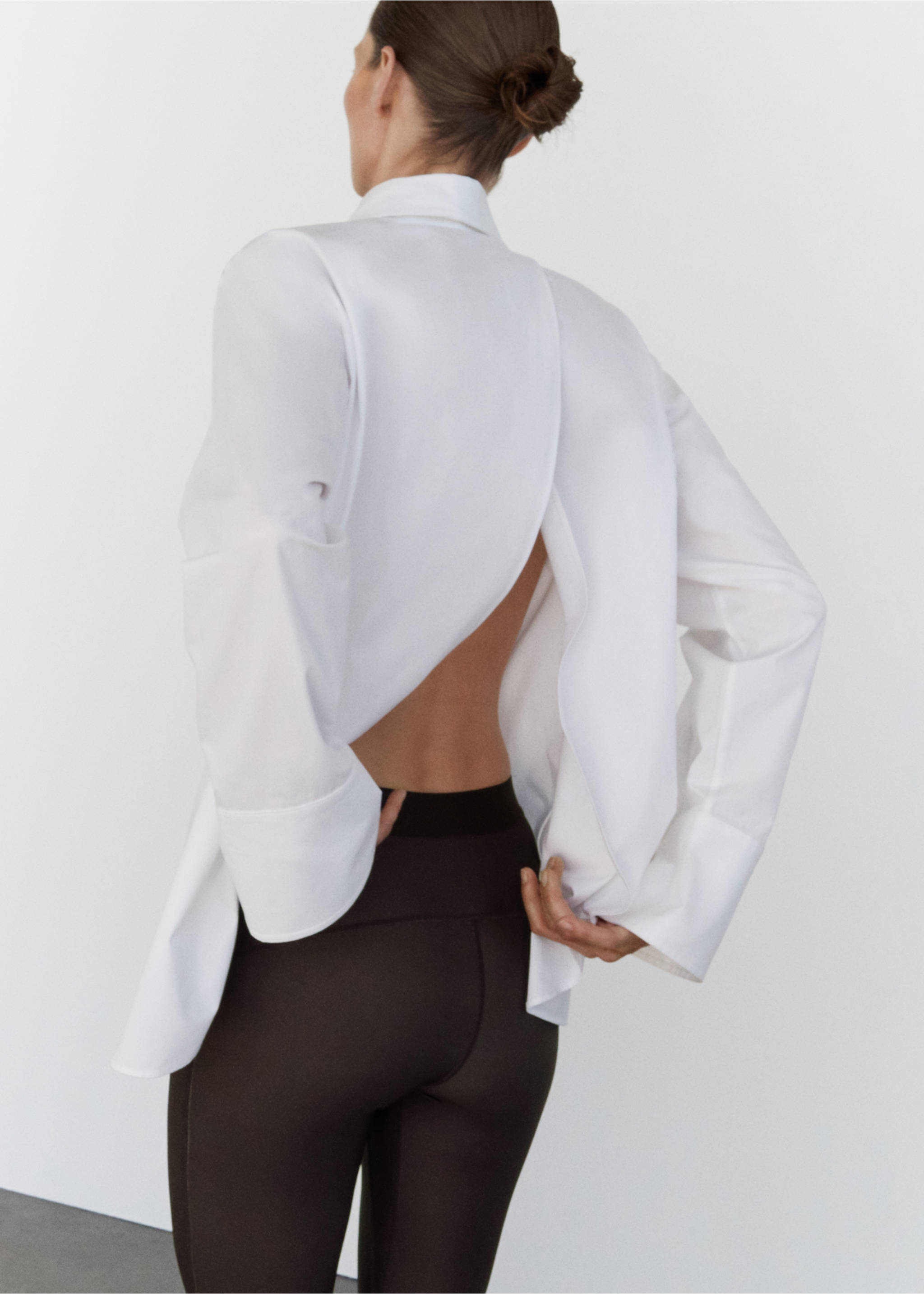 Camisa oversize esquena creuada - Detall de l'article 1, Blanc. Ref: 17035828-00.