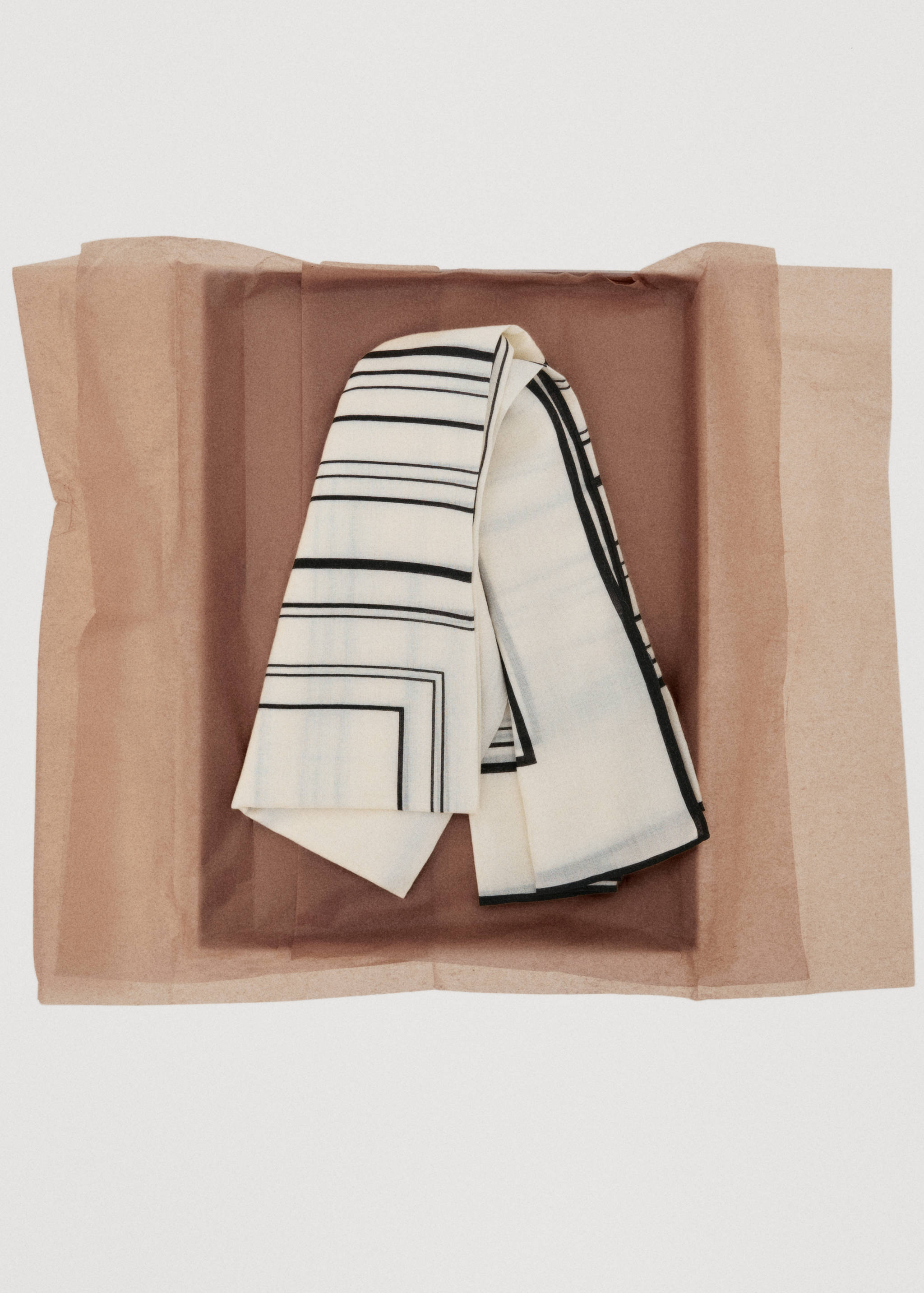 100% wool geometric-print foulard - Details of the article 7