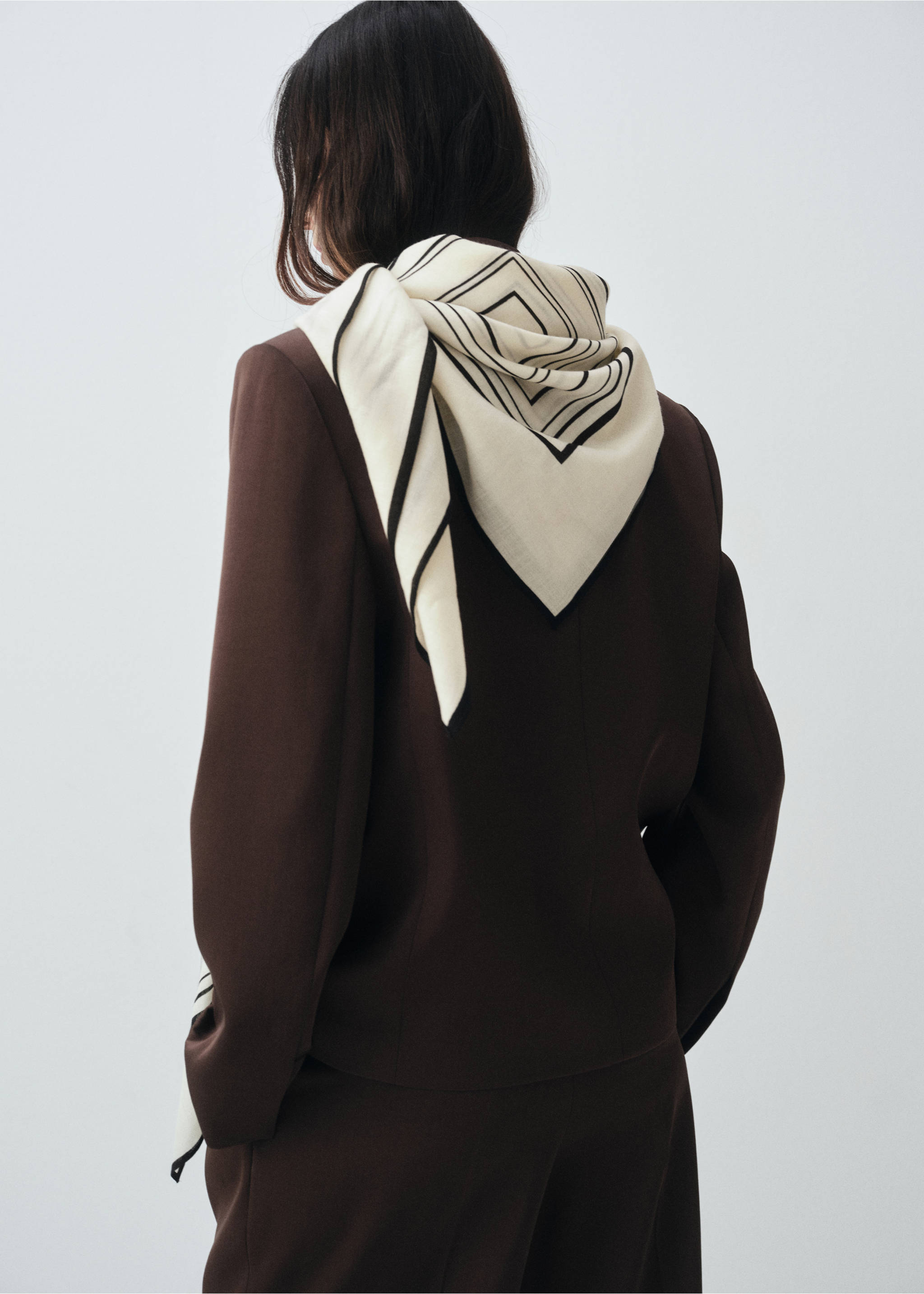 100% wool geometric-print foulard - Details of the article 9, Ecru. Ref: 17035972-00.