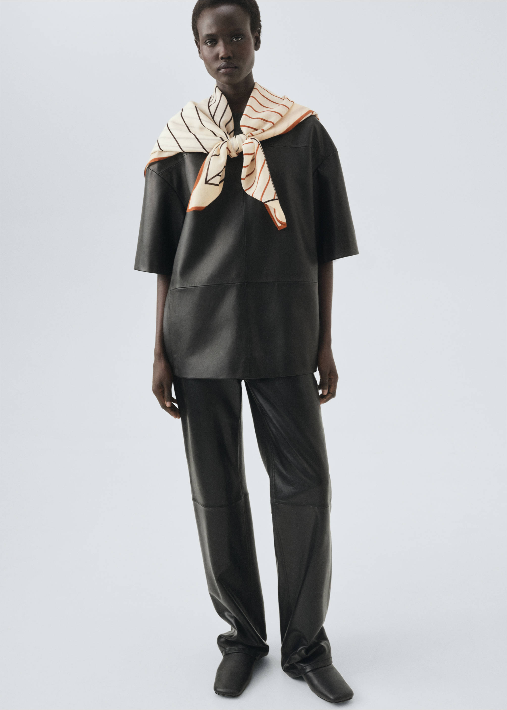 100% wool geometric-print foulard - Details of the article 9, Brown. Ref: 17035972-00.