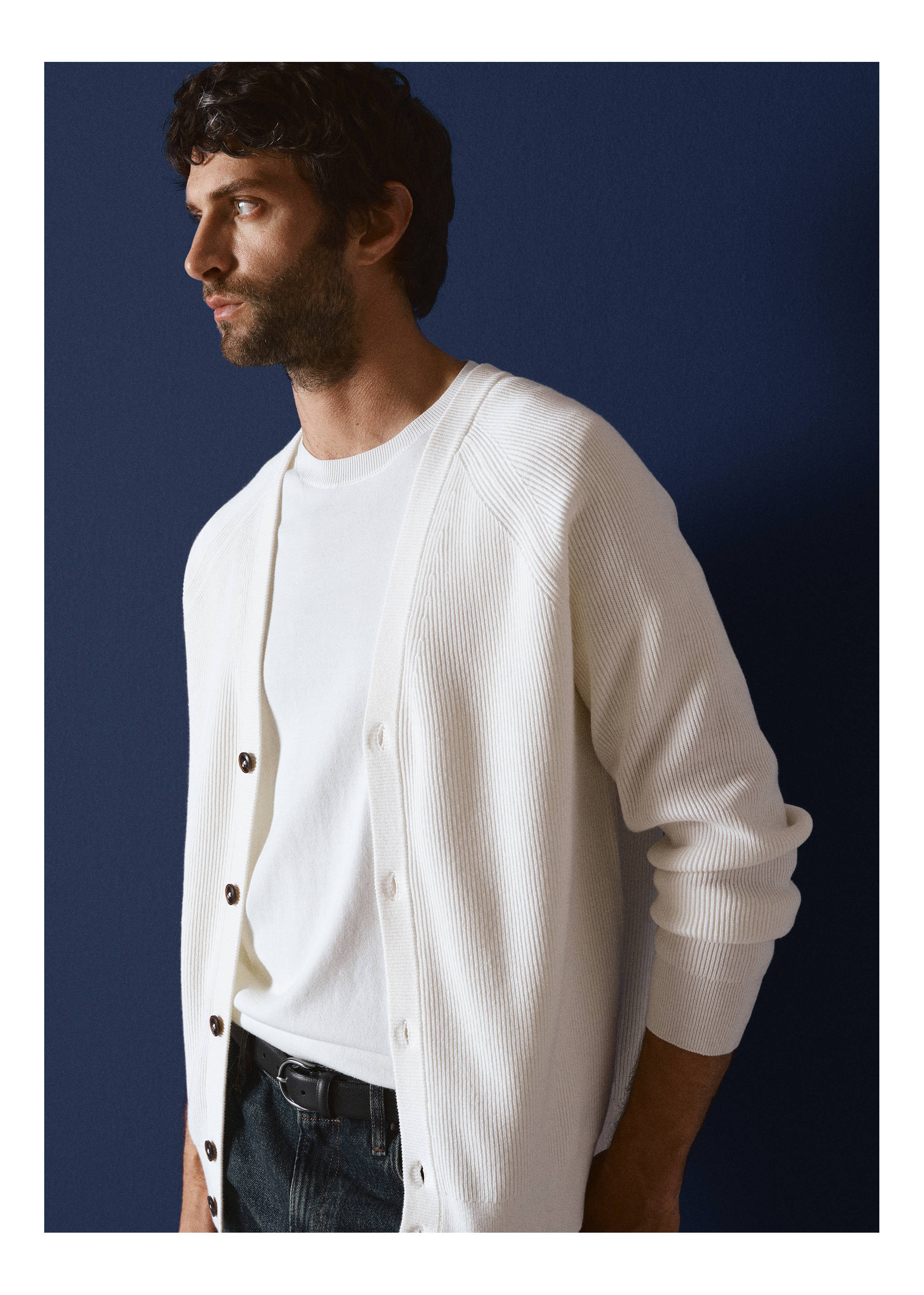 Ribbed knitted cardigan with buttons - Details of the article 3, Off White. Ref: 17035974-00.