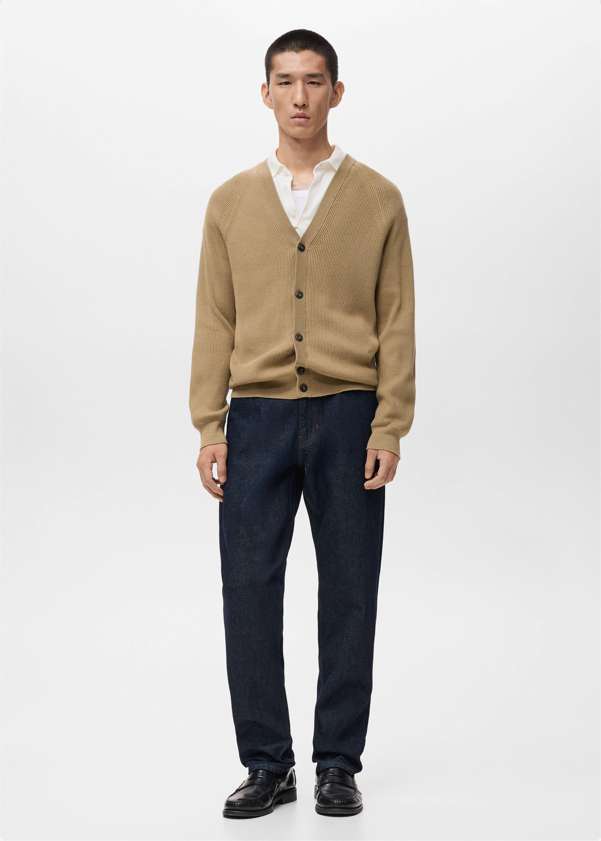Ribbed knitted cardigan with buttons - General plane