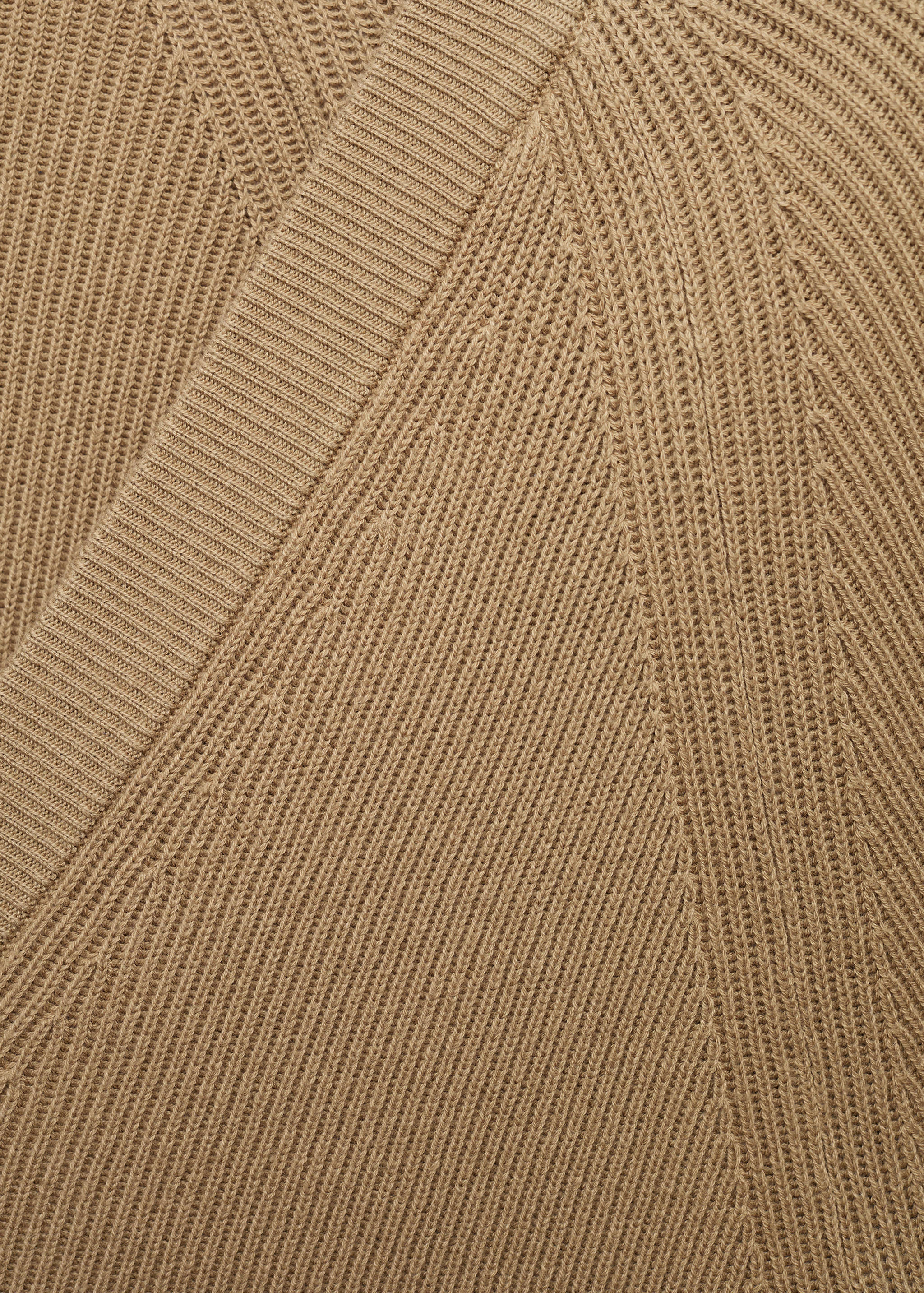 Ribbed knitted cardigan with buttons - Details of the article 0