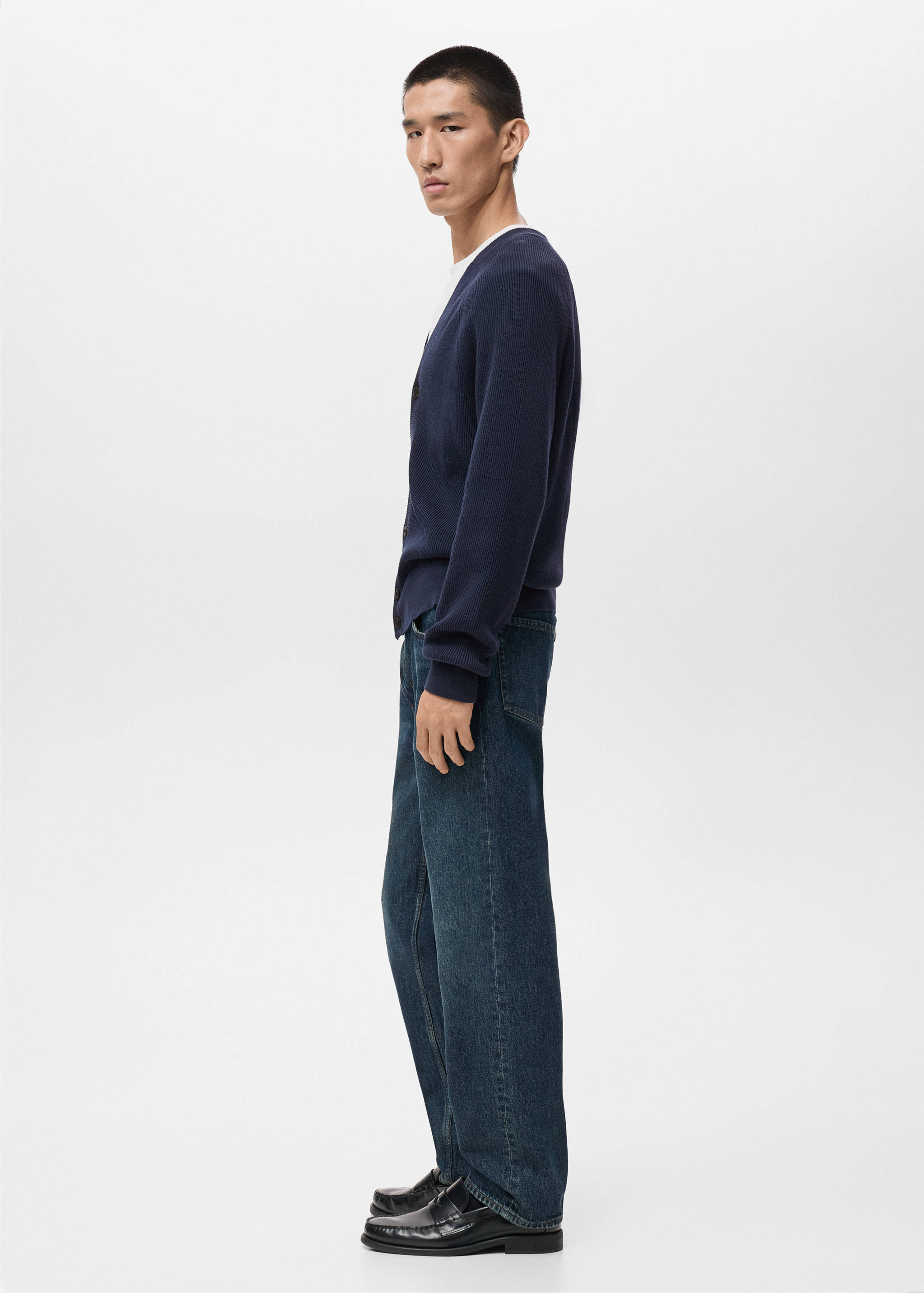 Ribbed knitted cardigan with buttons - Details of the article 2