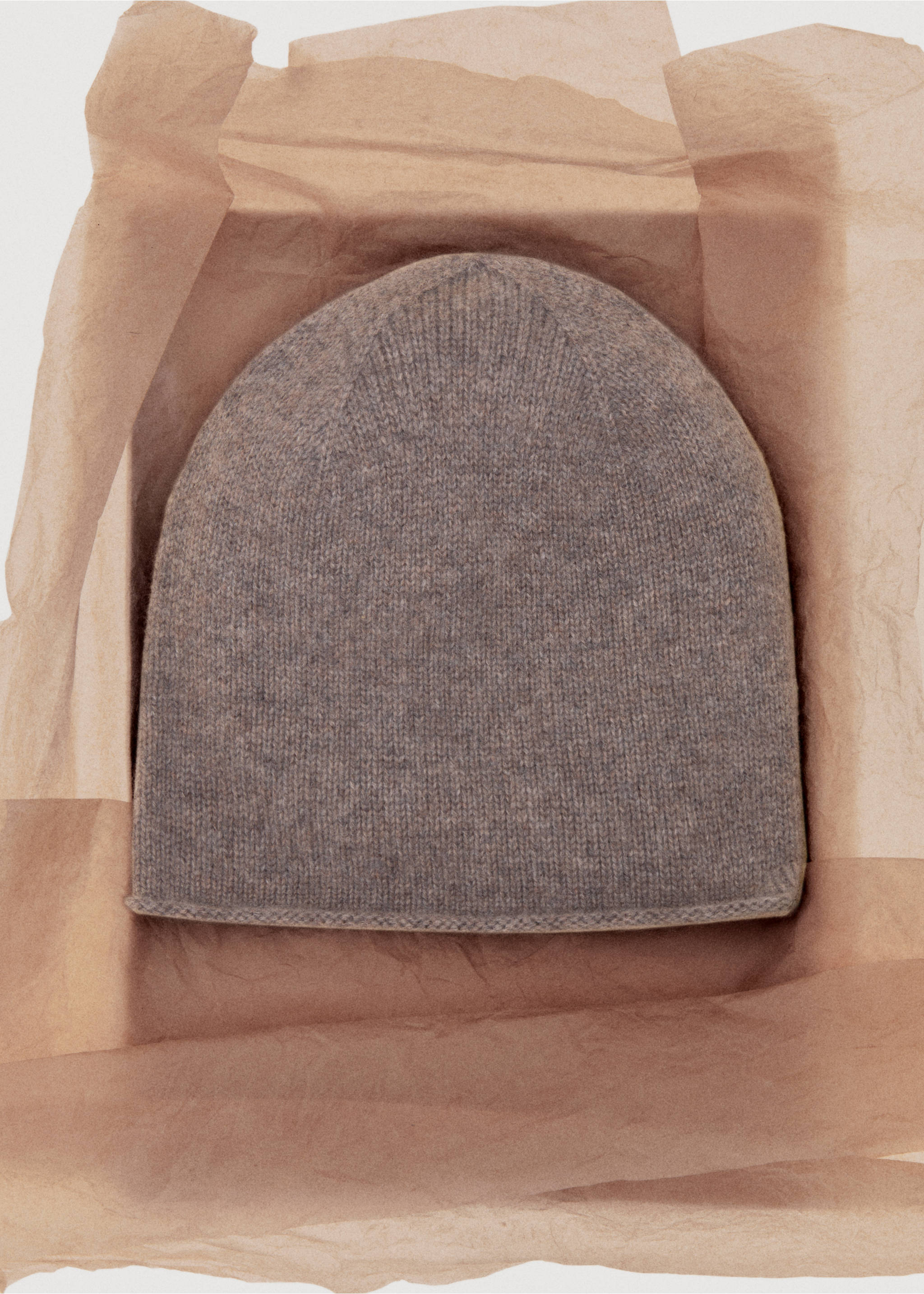 100% cashmere beanie - Details of the article 7, Medium Brown. Ref: 17035976-00.