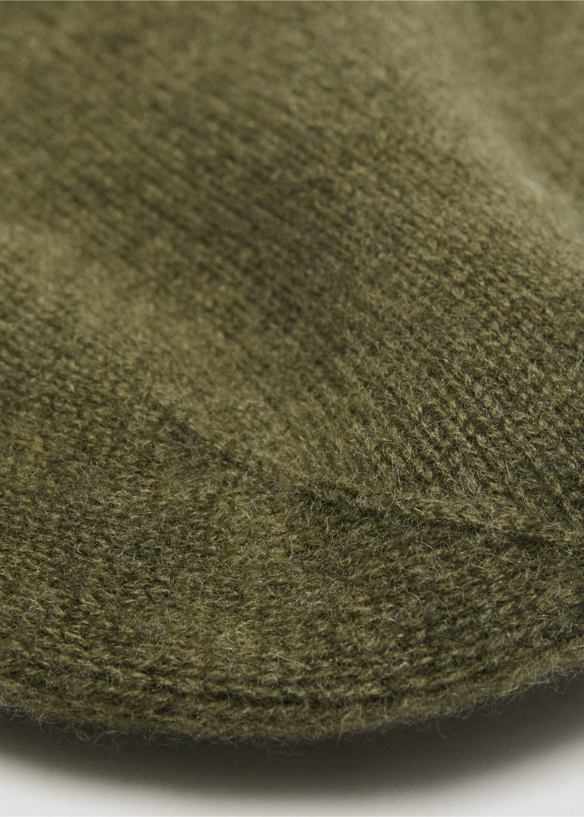 100% cashmere beanie - Details of the article 1, Medium Green. Ref: 17035976-00.