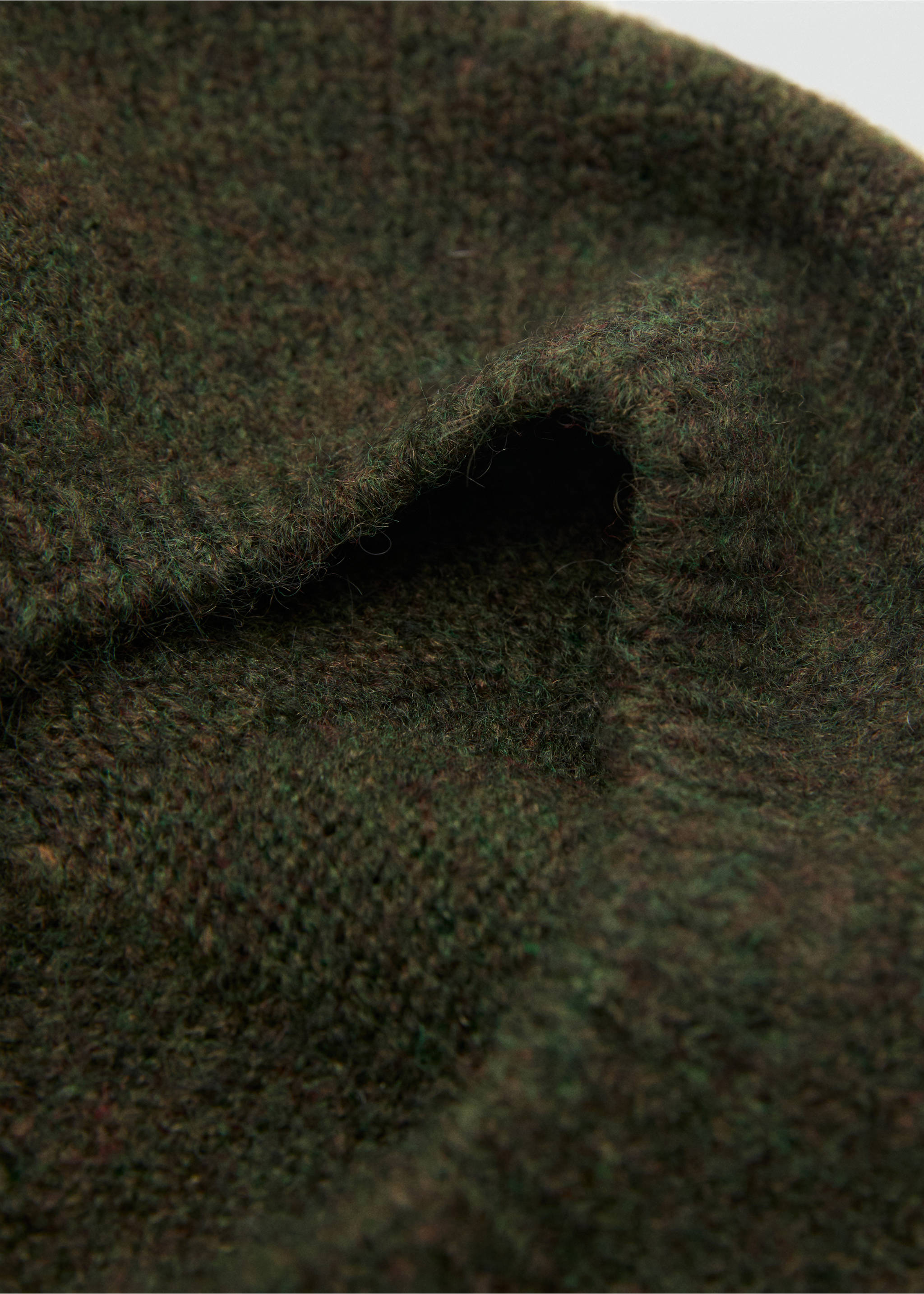 Striped beret - Details of the article 1, Medium Green. Ref: 17035989-00.