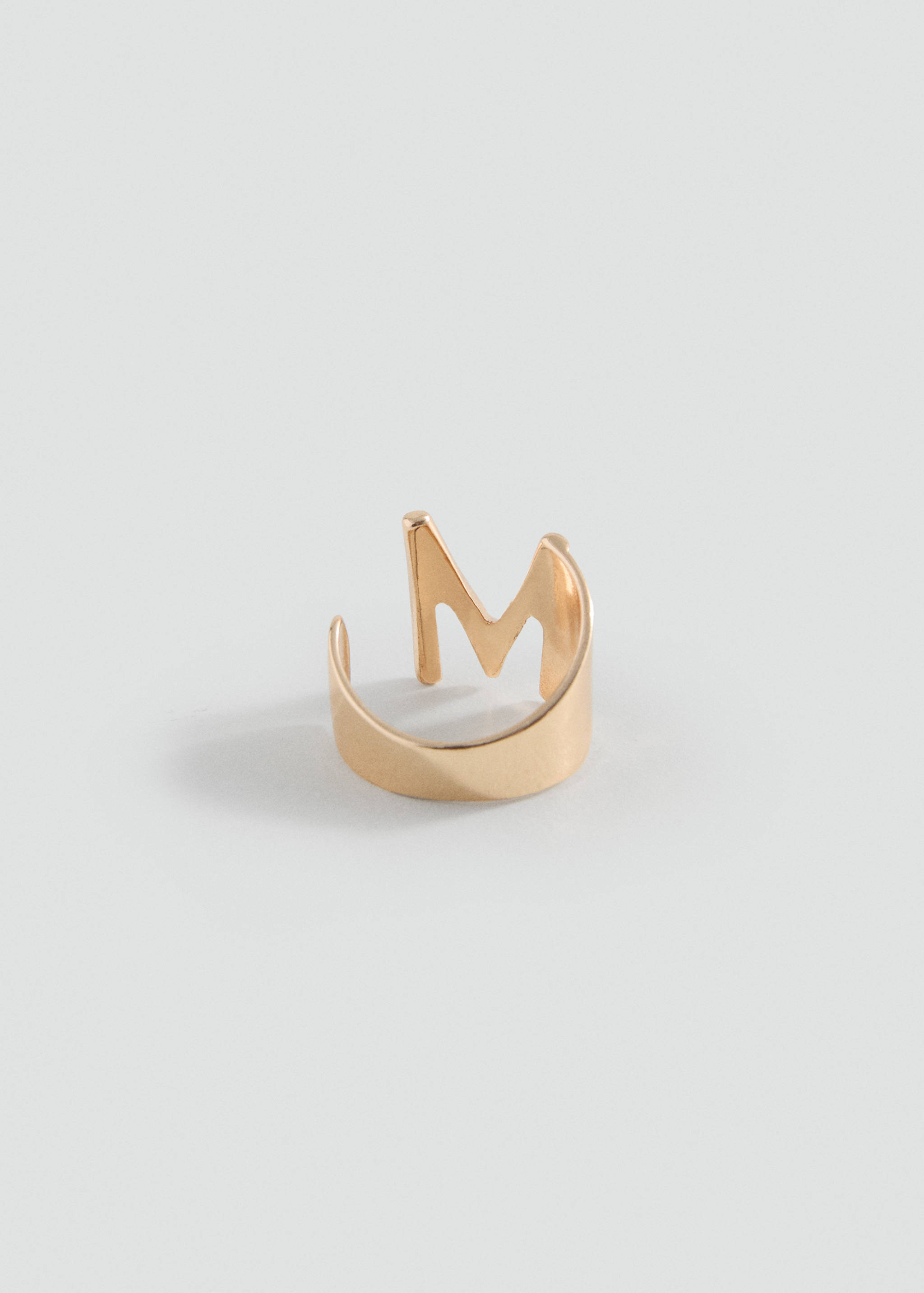 Anillo diseño letra - Plano medio