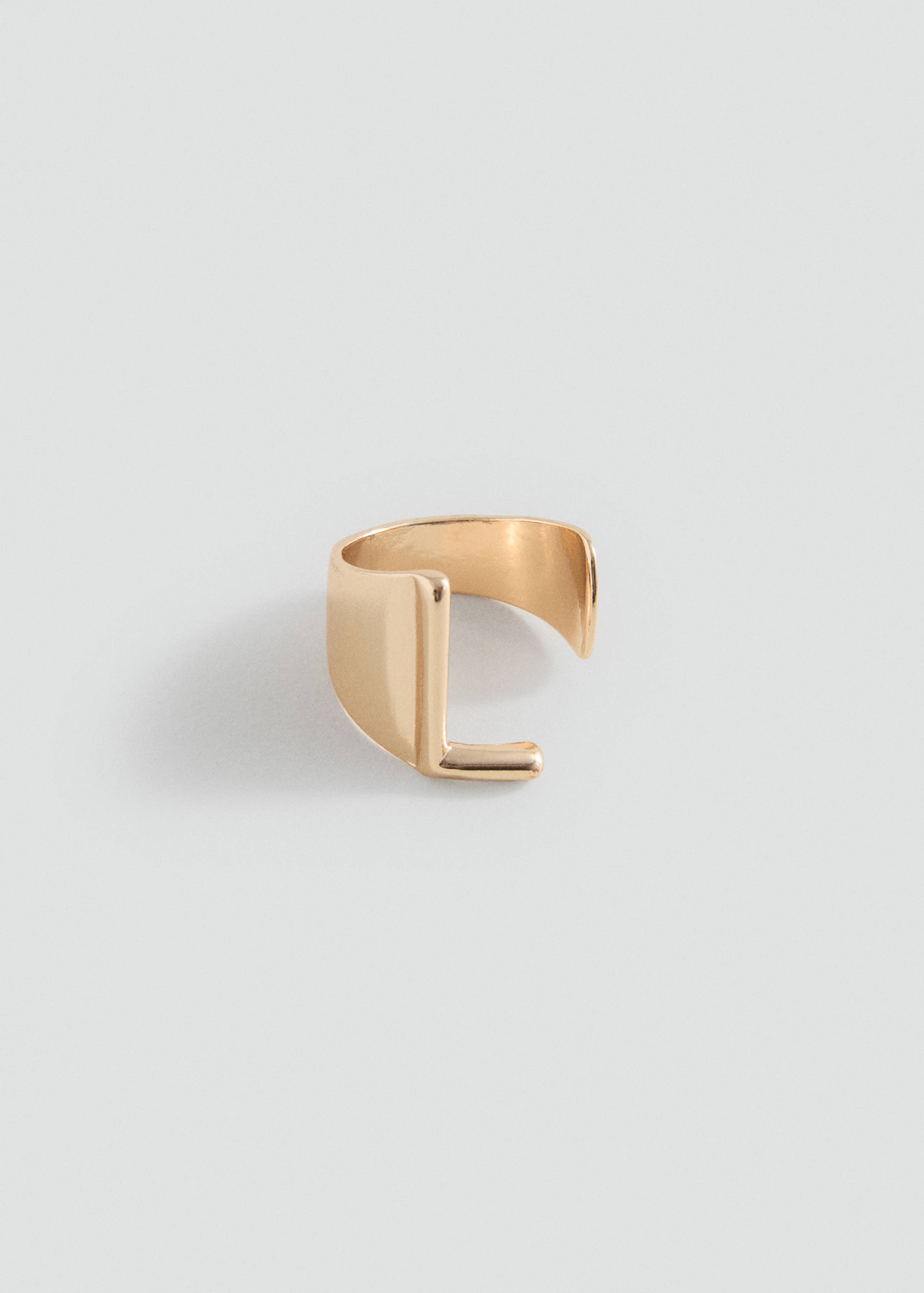 Ring with letter design - Article without model