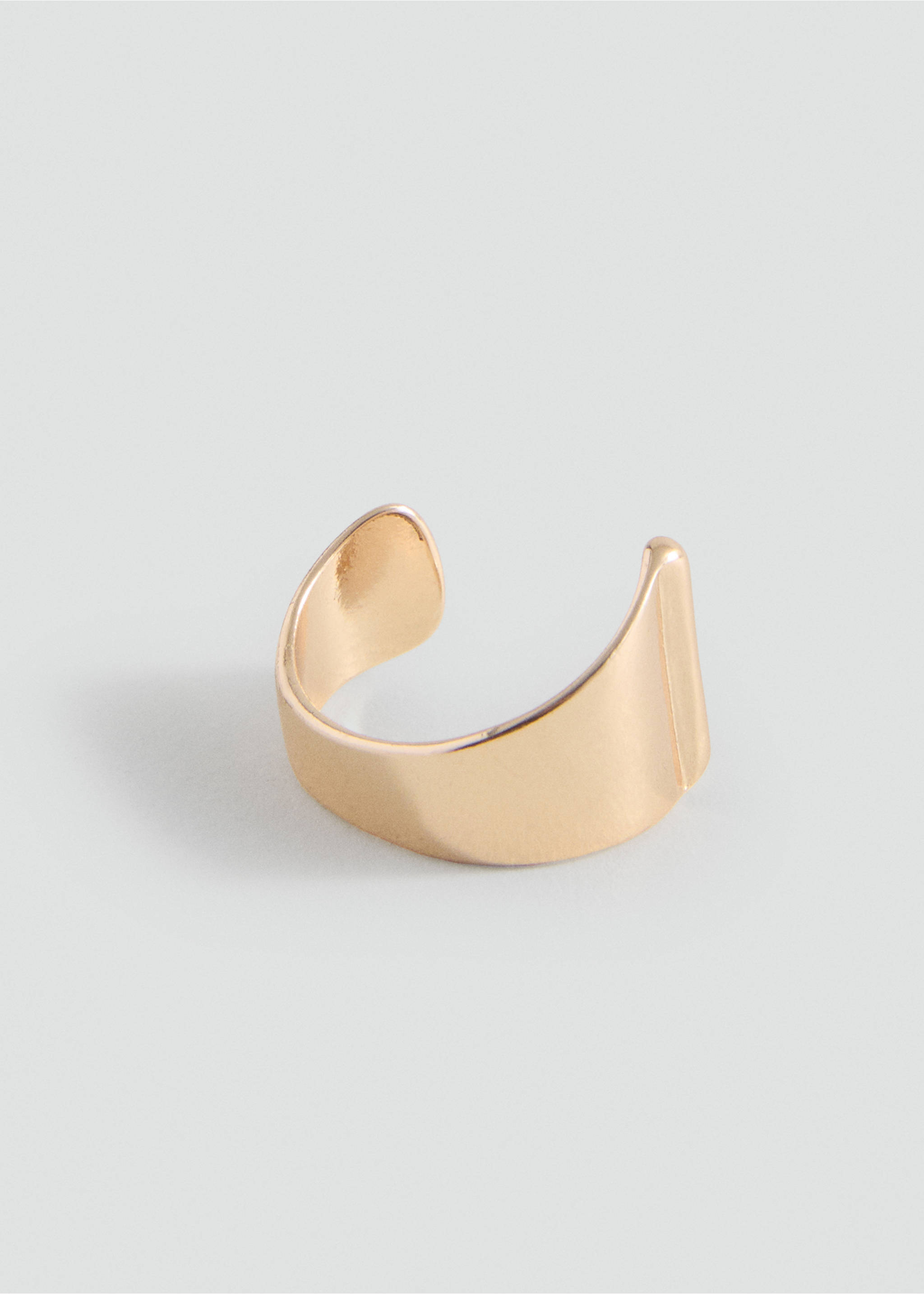 Ring with letter design - Medium plane, Gold. Ref: 17035994-00.