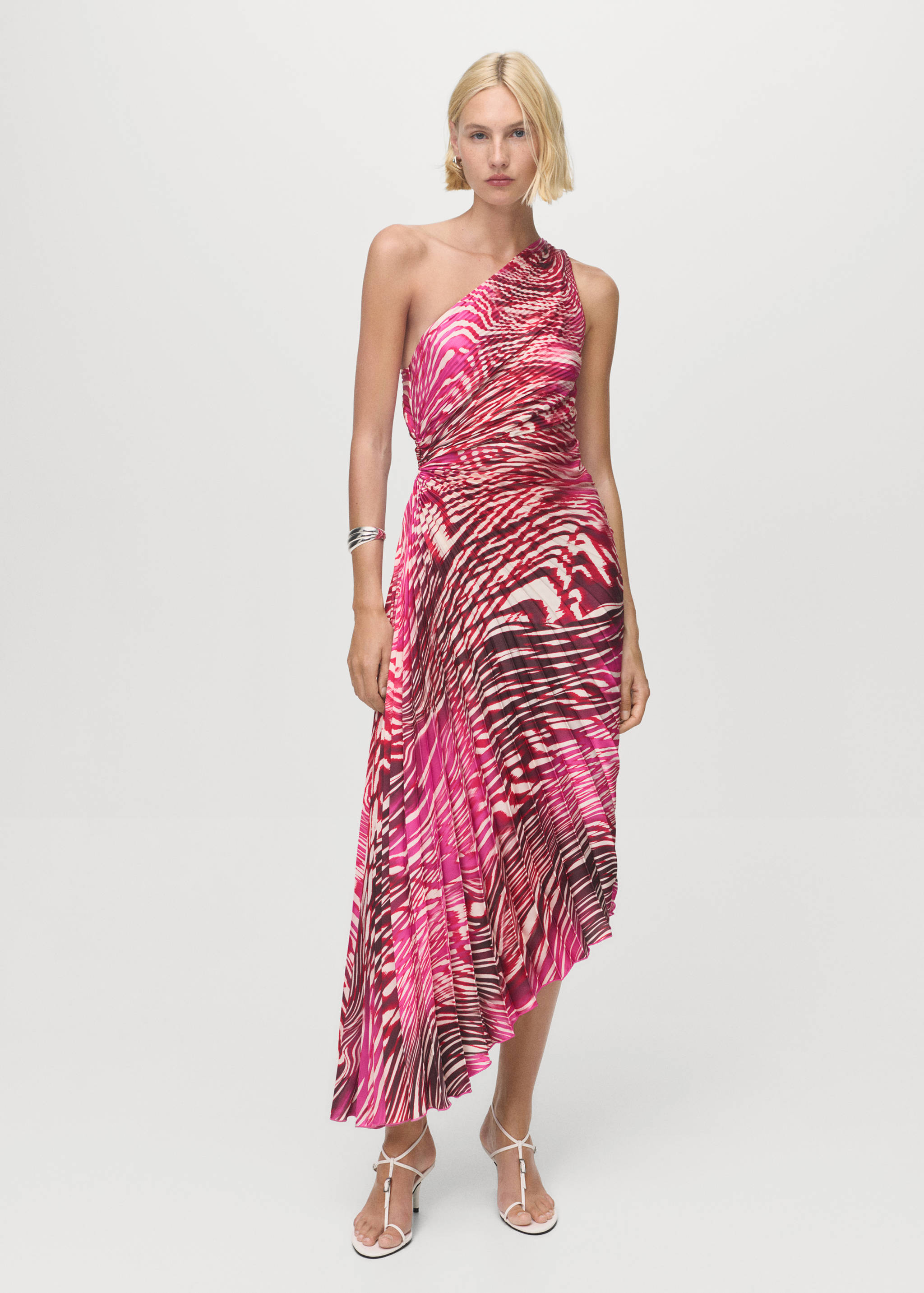 Pleated asymmetrical dress with opening - General plane