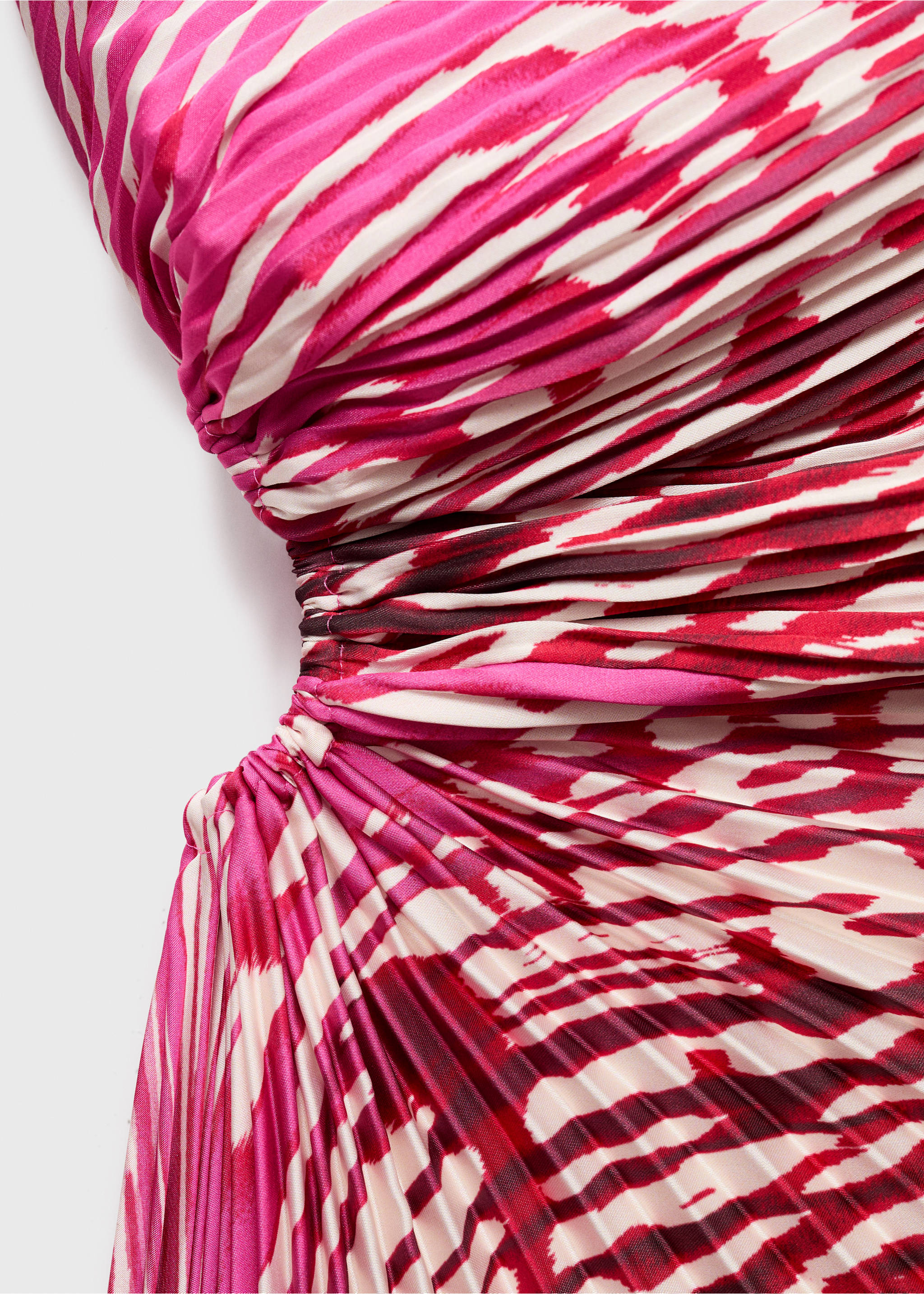 Pleated asymmetrical dress with opening - Details of the article 8, Fuchsia. Ref: 17036000-00.