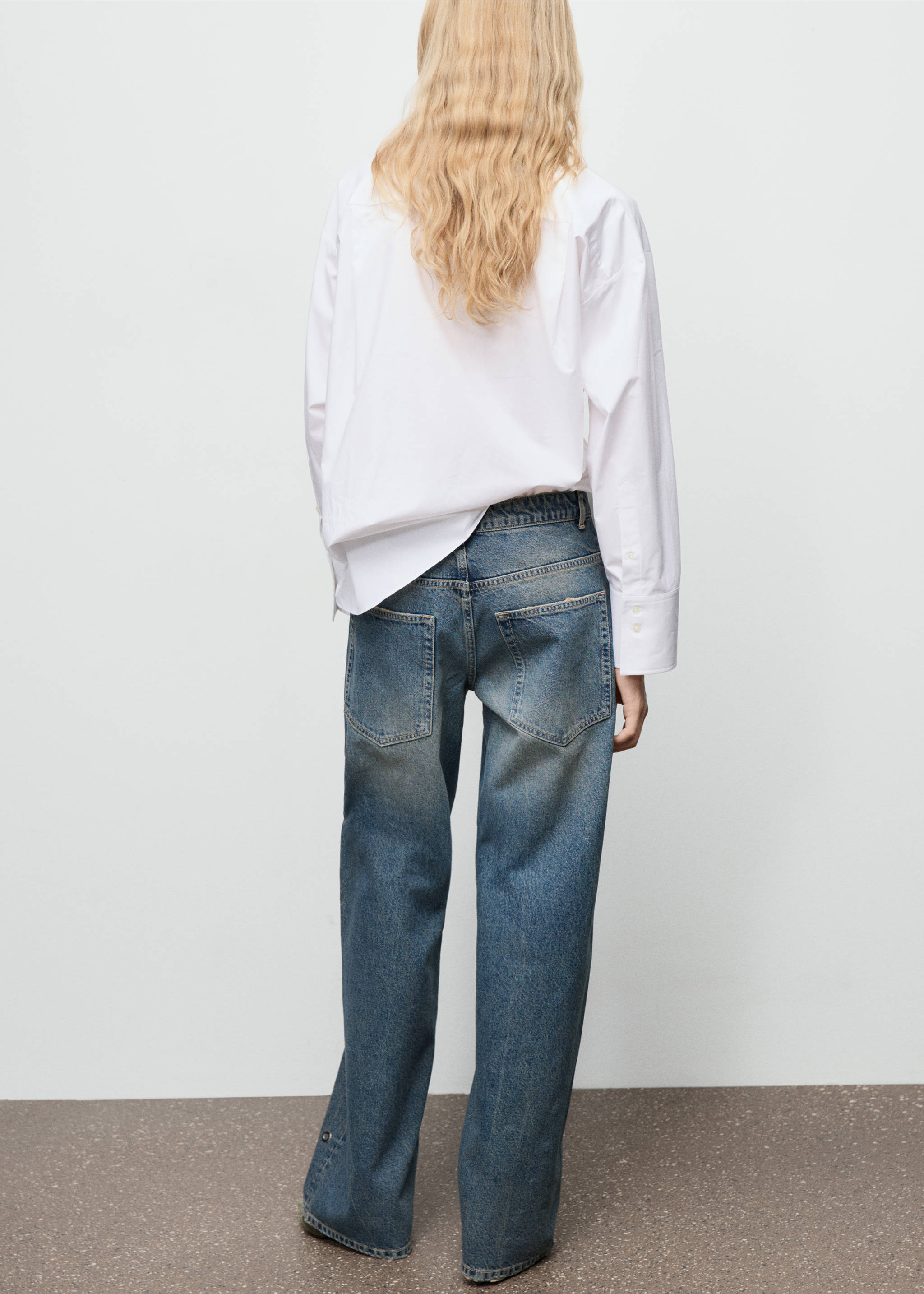 Straight-leg jeans with eyelets - Reverse of the article, Dark Vintage Blue. Ref: 17036005-00.