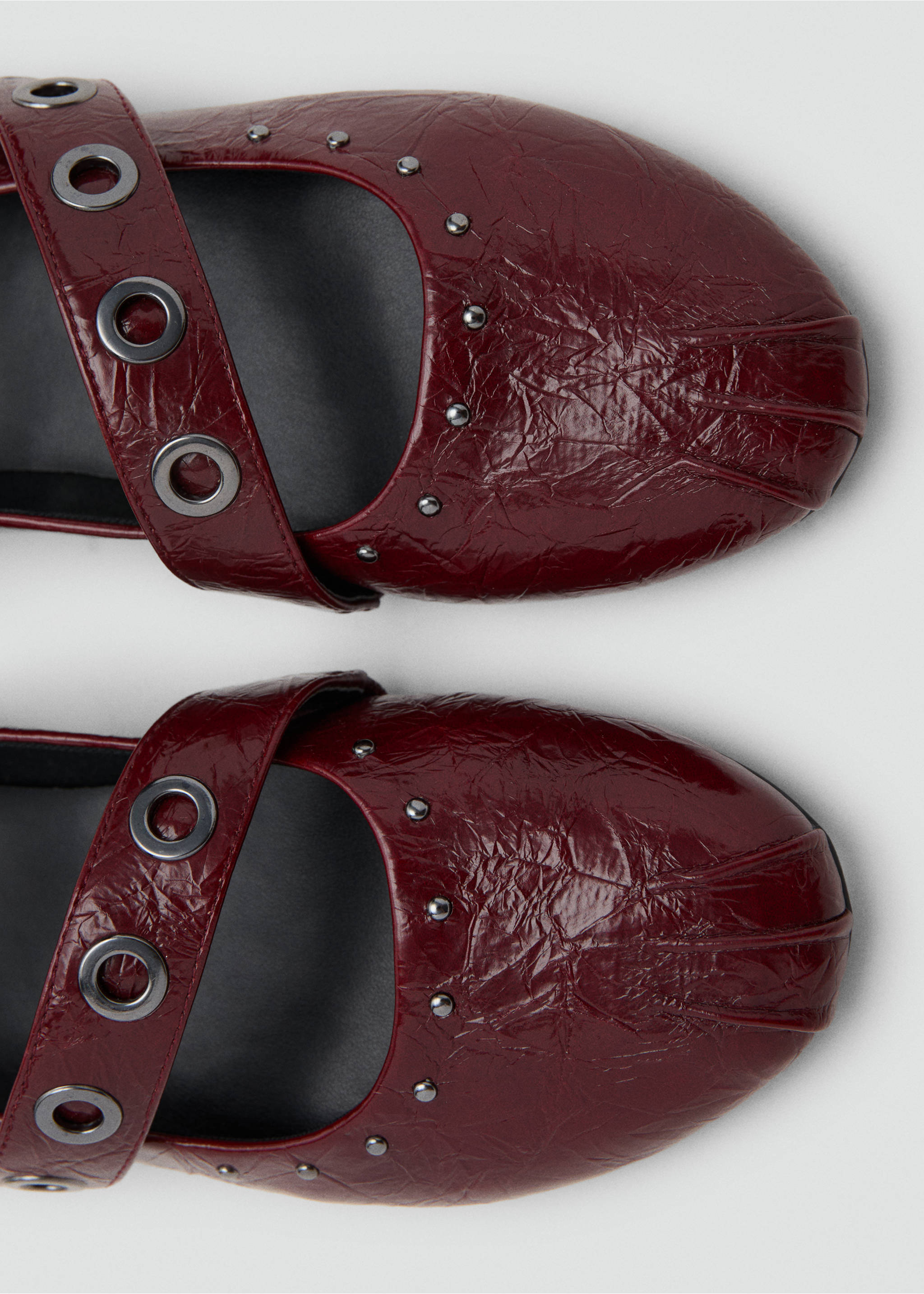 Ballet flats with studded straps - Details of the article 2, Burgundy. Ref: 17036353-00.