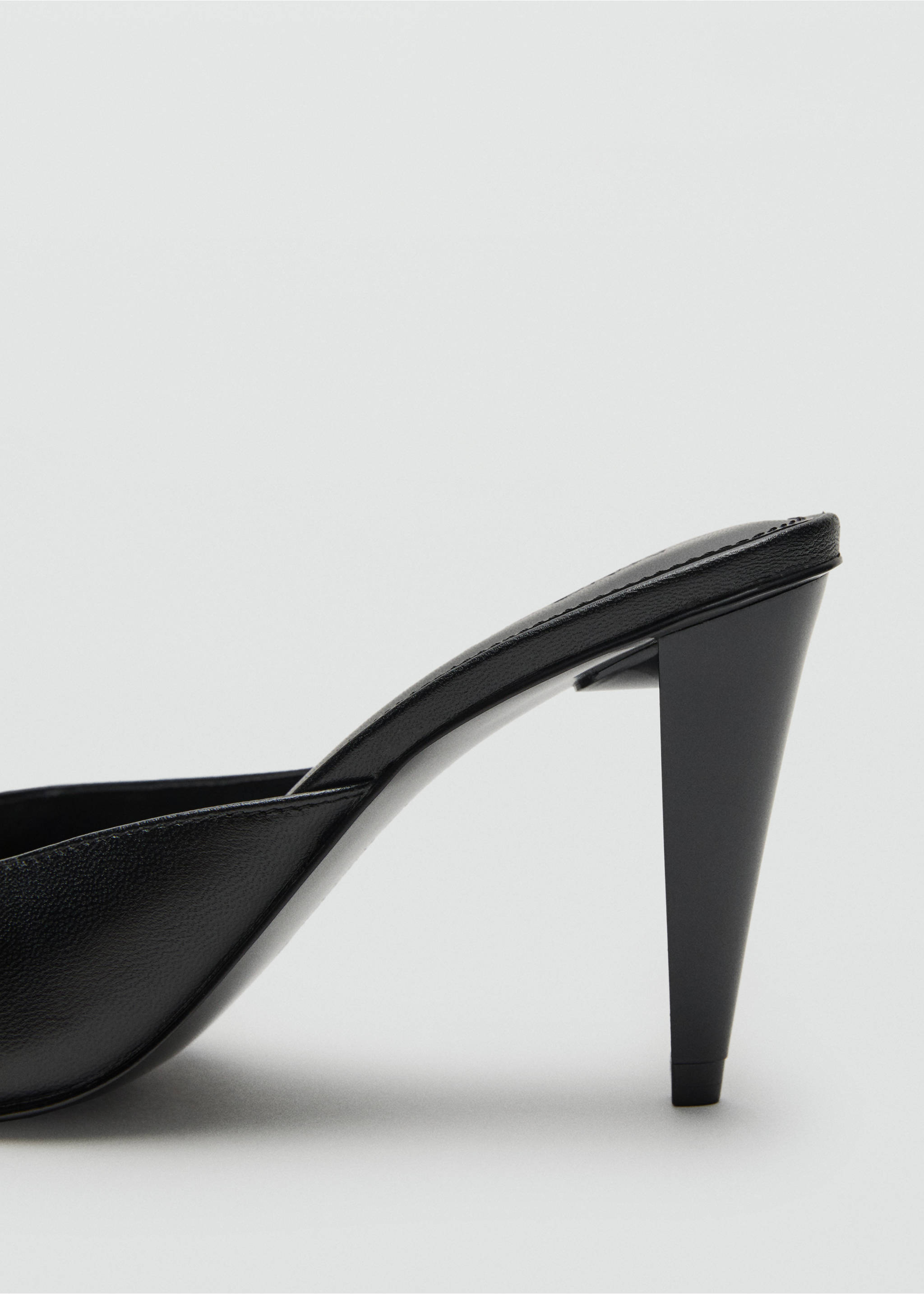 Open-toe leather shoes - Details of the article 1, Black. Ref: 17036355-00.