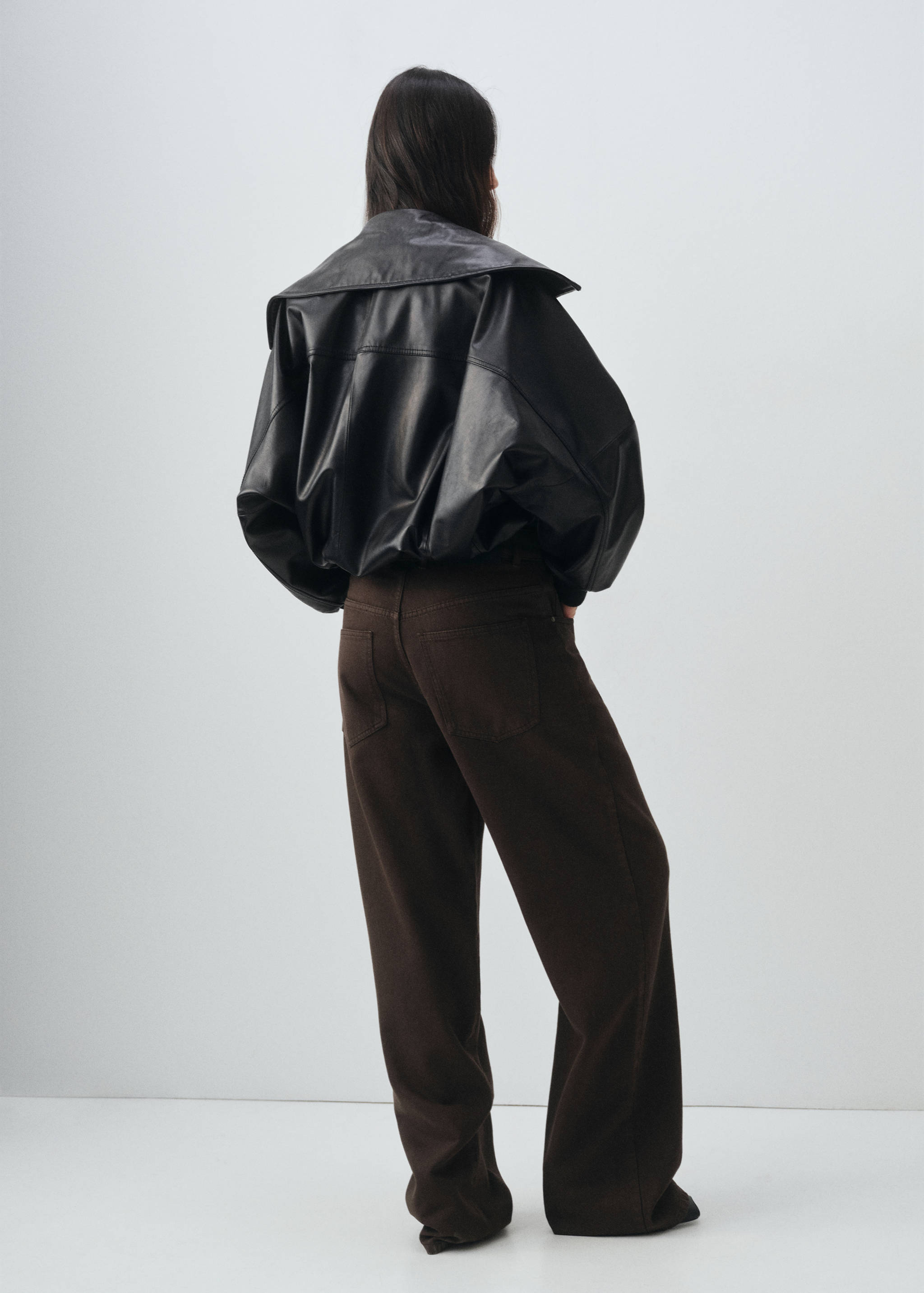 Mid-rise straight jeans - Reverse of the article