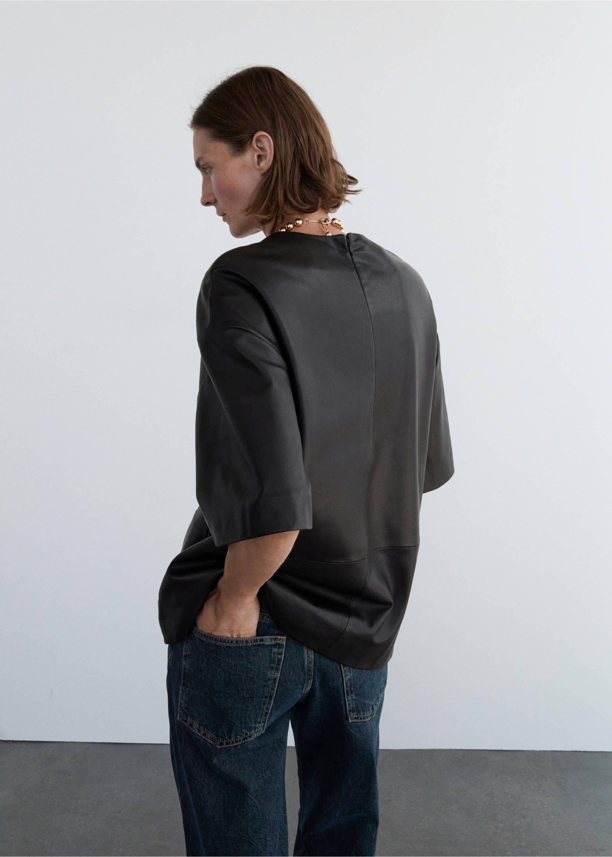 100% leather oversized t-shirt - Details of the article 1, Black. Ref: 17036358-00.
