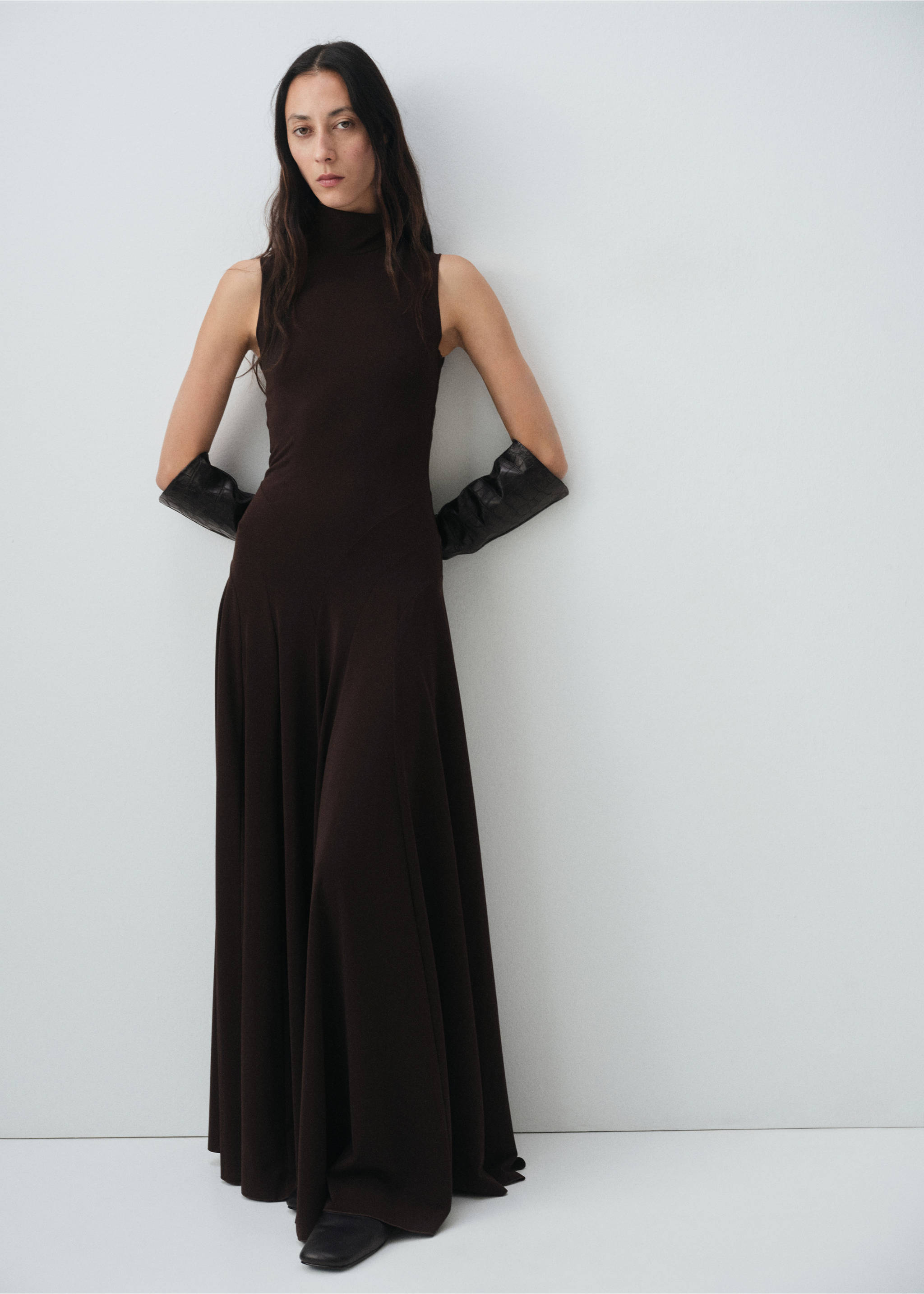 Godet dress with back opening - General plane, Brown. Ref: 17036359-00.