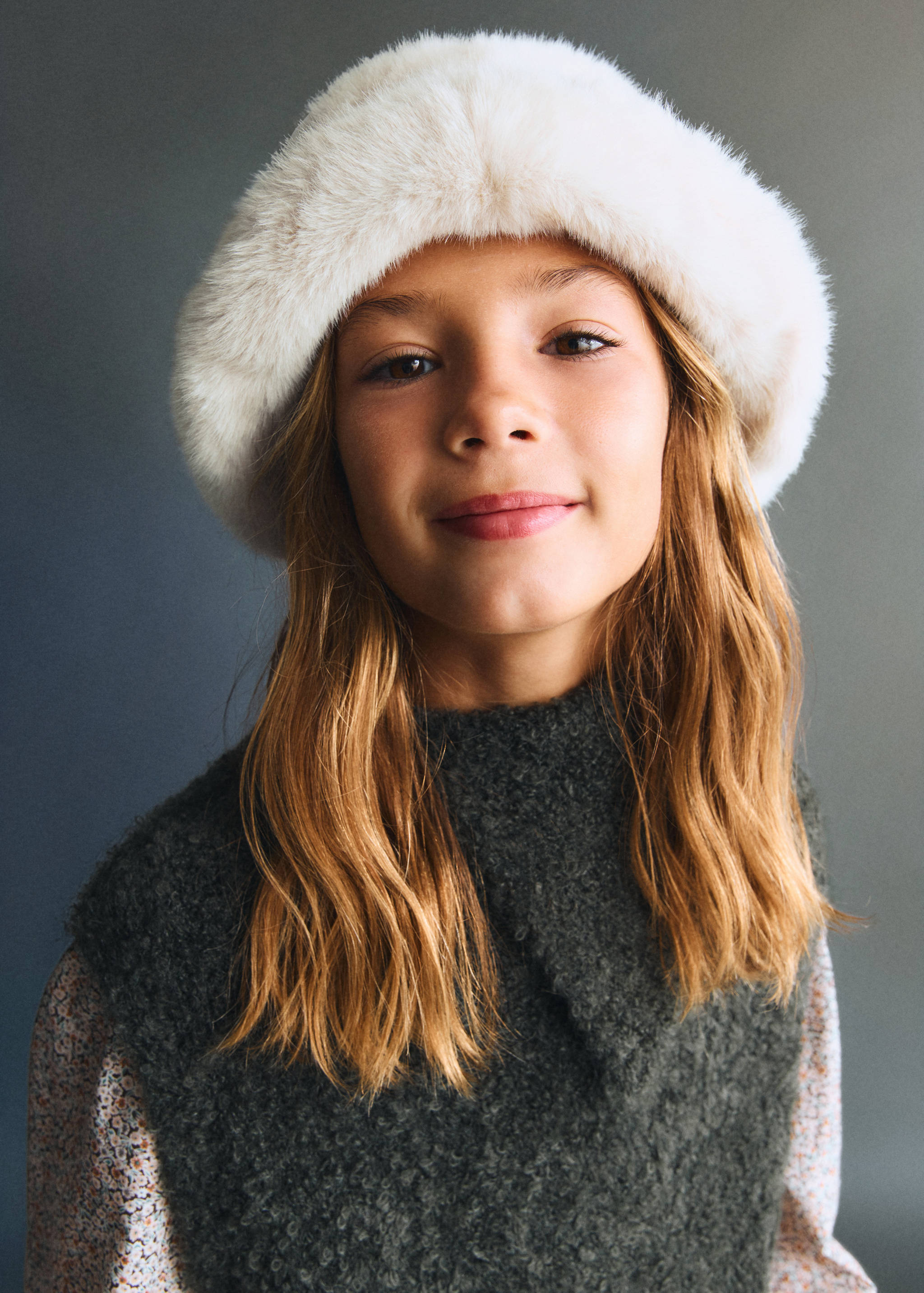 Fur-effect bucket hat - General plane