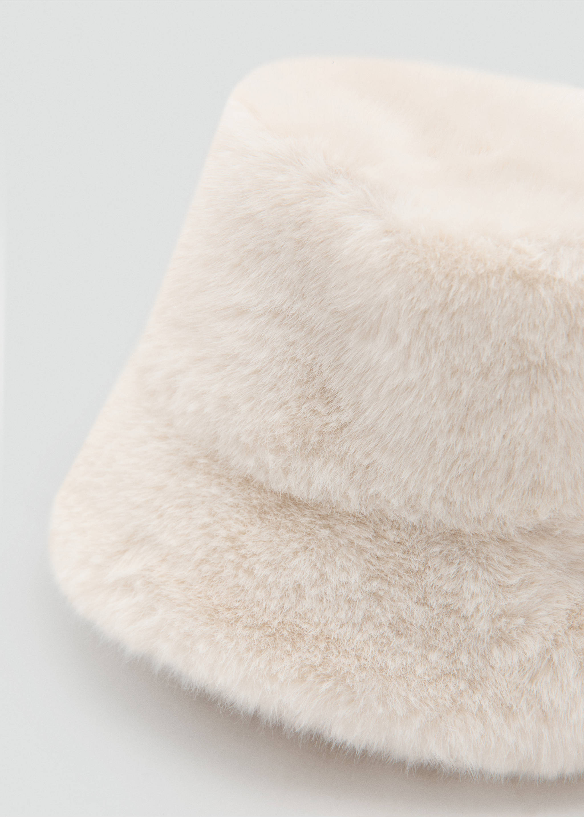 Fur-effect bucket hat - Medium plane, Sand. Ref: 17036733-00.