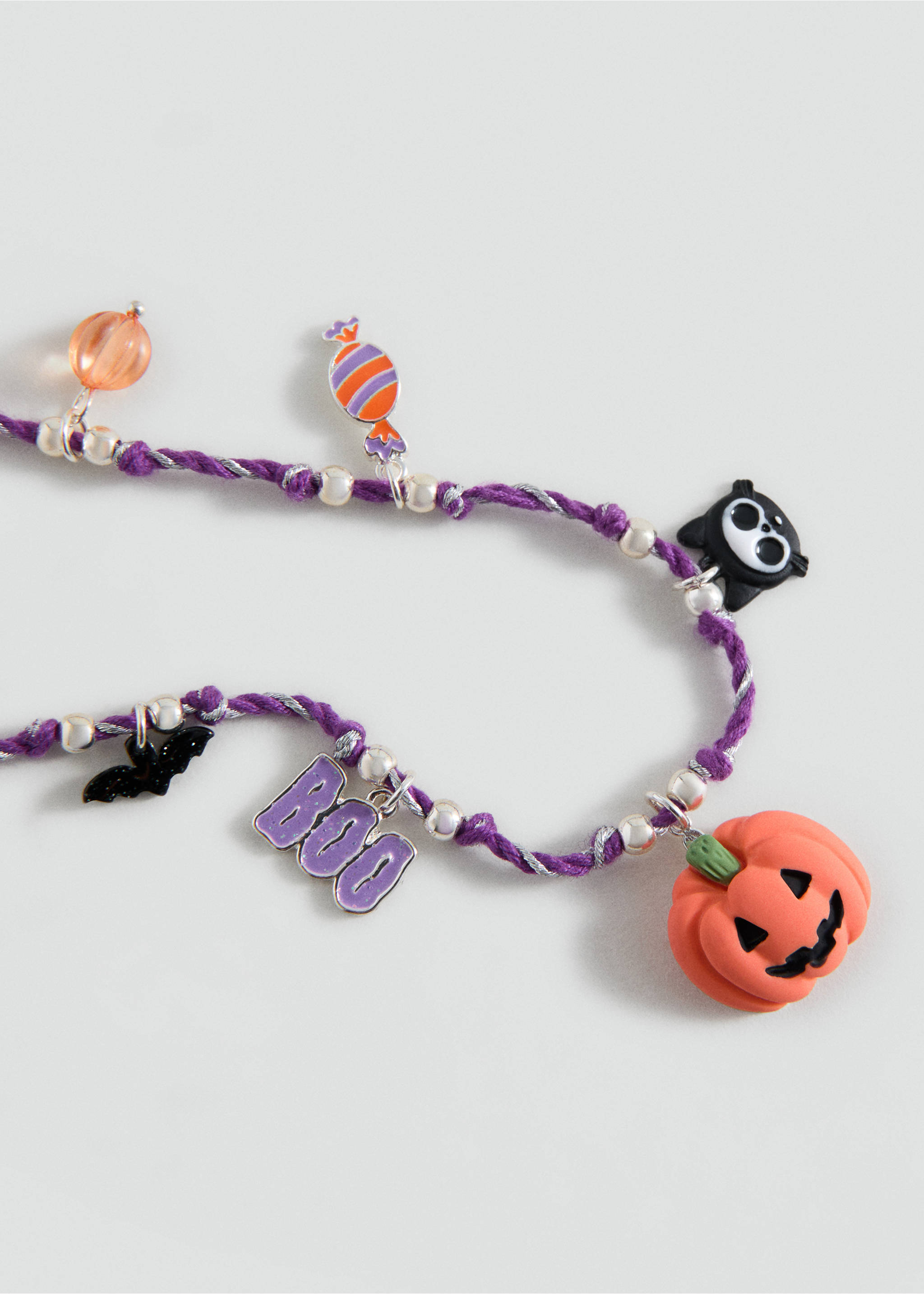 Collier Halloween - Plan moyen, Lilas. Ref: 17037136-00.